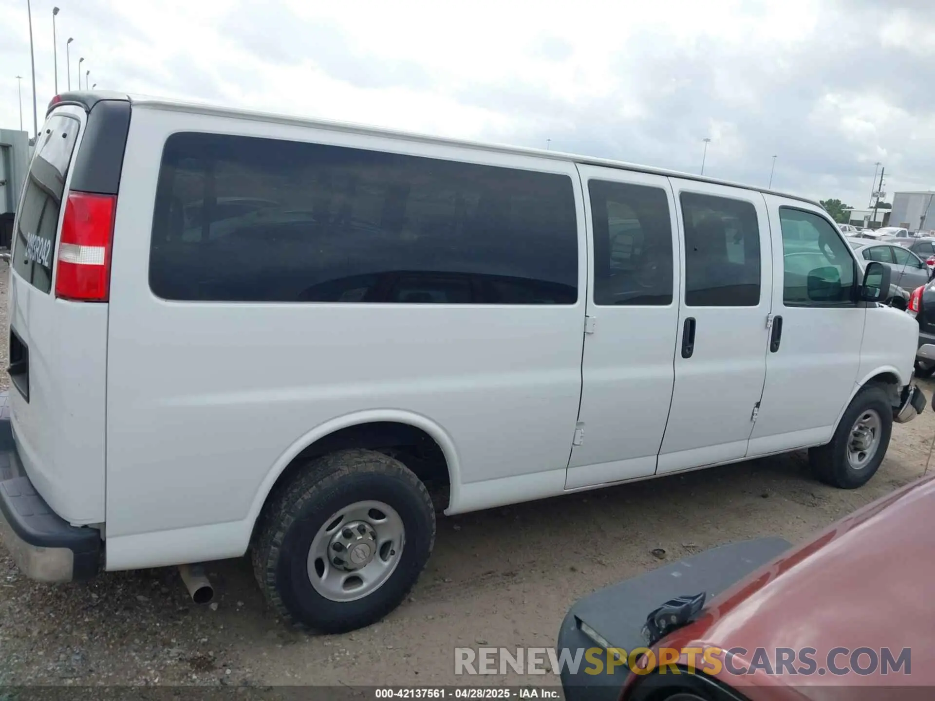 13 fotografías del automóvil dañado 1GAZGPFG3K1364936 CHEVROLET EXPRESS 3500 2019