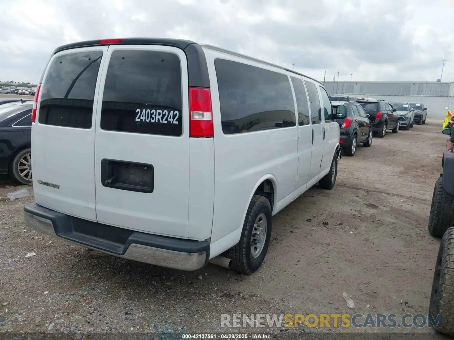4 fotografías del automóvil dañado 1GAZGPFG3K1364936 CHEVROLET EXPRESS 3500 2019