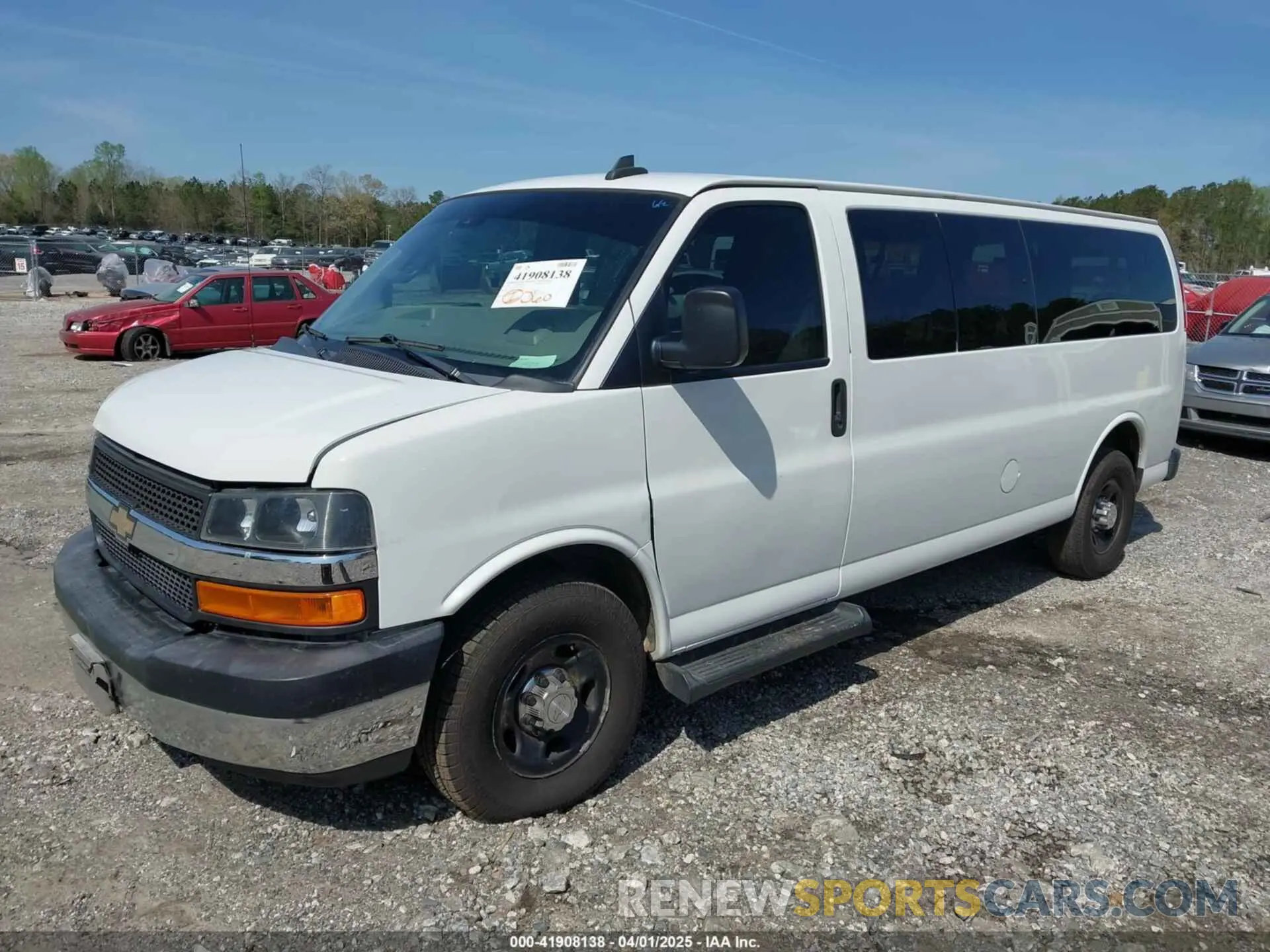 2 fotografías del automóvil dañado 1GAZGPFG4K1286442 CHEVROLET EXPRESS 3500 2019