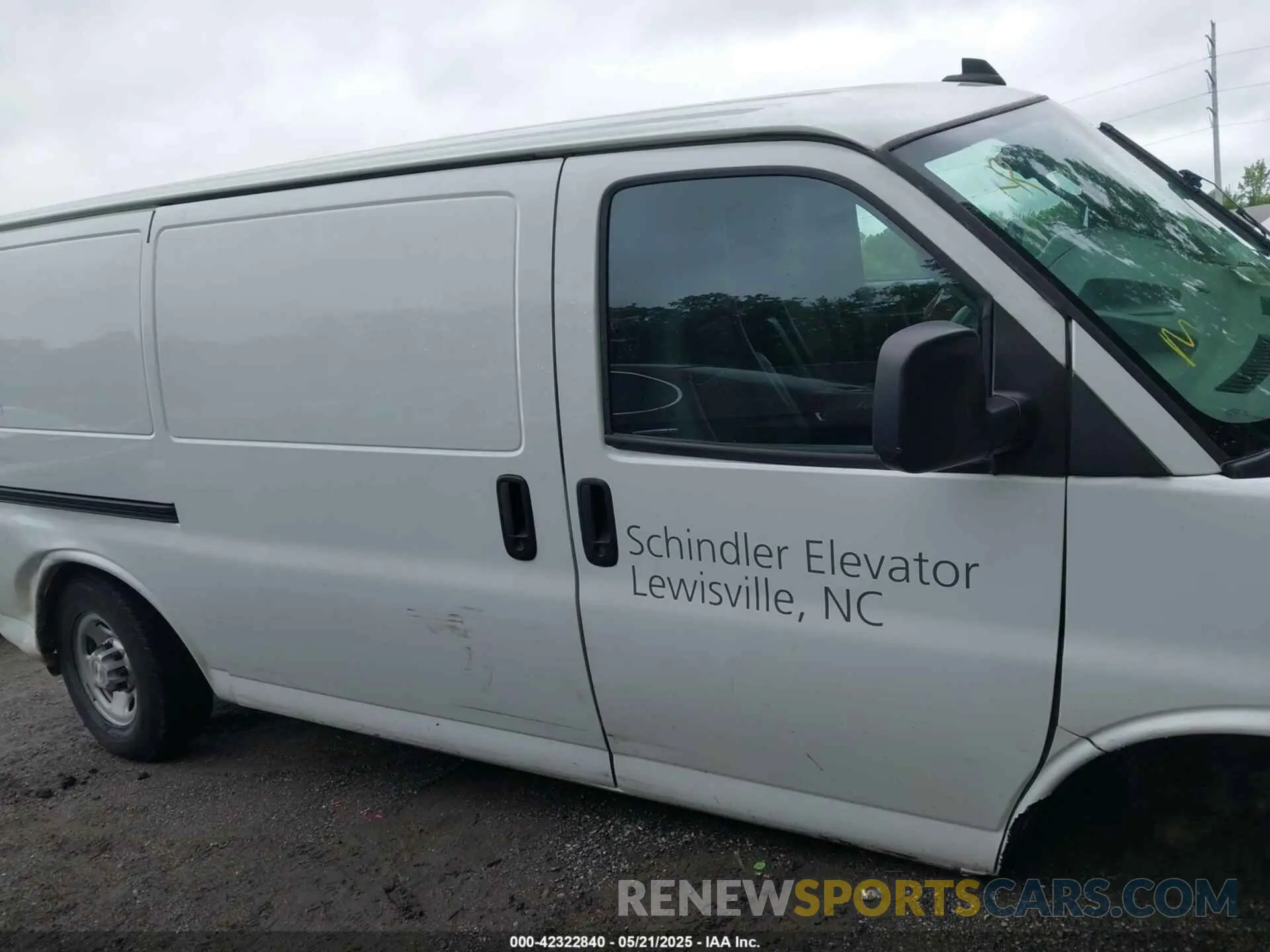12 fotografías del automóvil dañado 1GCZGGFP9K1332273 CHEVROLET EXPRESS 3500 2019