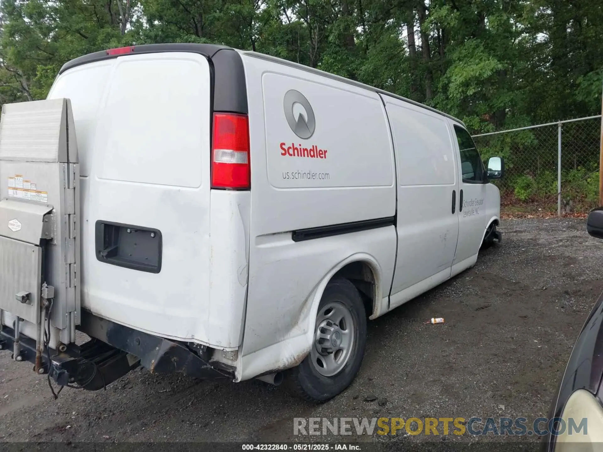 4 fotografías del automóvil dañado 1GCZGGFP9K1332273 CHEVROLET EXPRESS 3500 2019