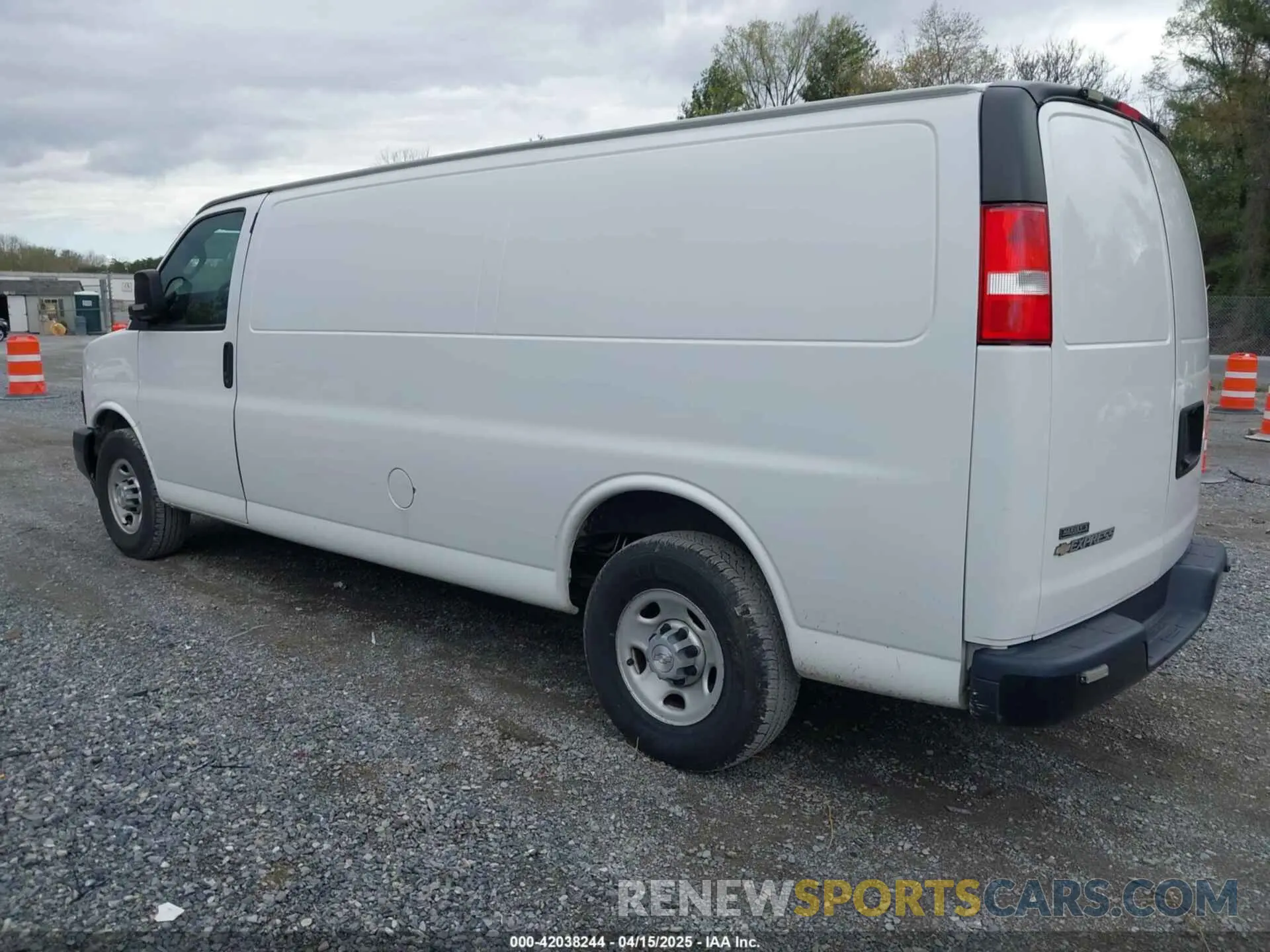 3 fotografías del automóvil dañado 1GCZGHFG7K1209948 CHEVROLET EXPRESS 3500 2019