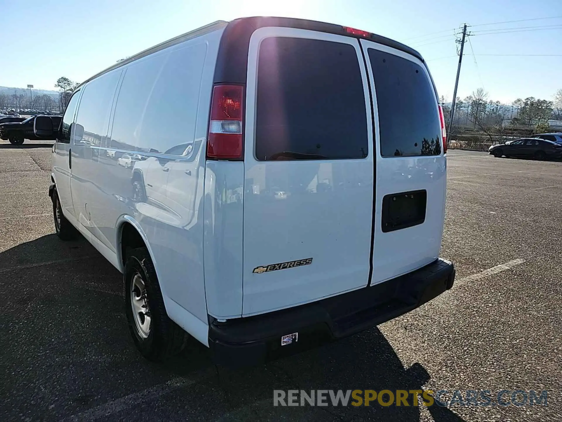 16 fotografías del automóvil dañado 1GCWGAFG0L1190607 CHEVROLET EXPRESS CARGO 2020