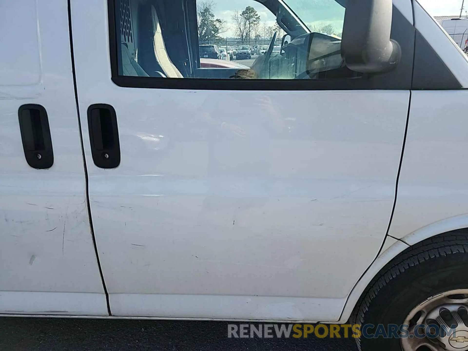 24 fotografías del automóvil dañado 1GCWGAFG0L1190607 CHEVROLET EXPRESS CARGO 2020