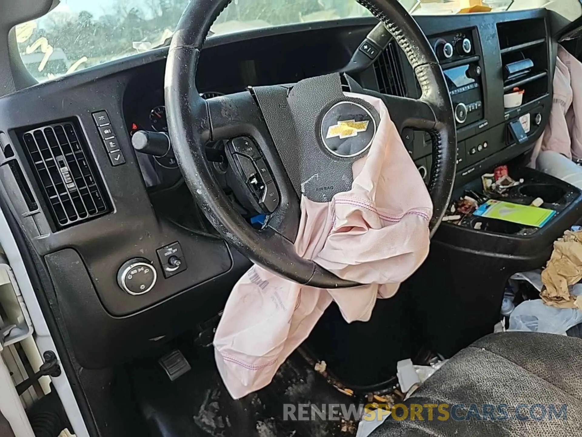 4 fotografías del automóvil dañado 1GCWGAFG0L1190607 CHEVROLET EXPRESS CARGO 2020
