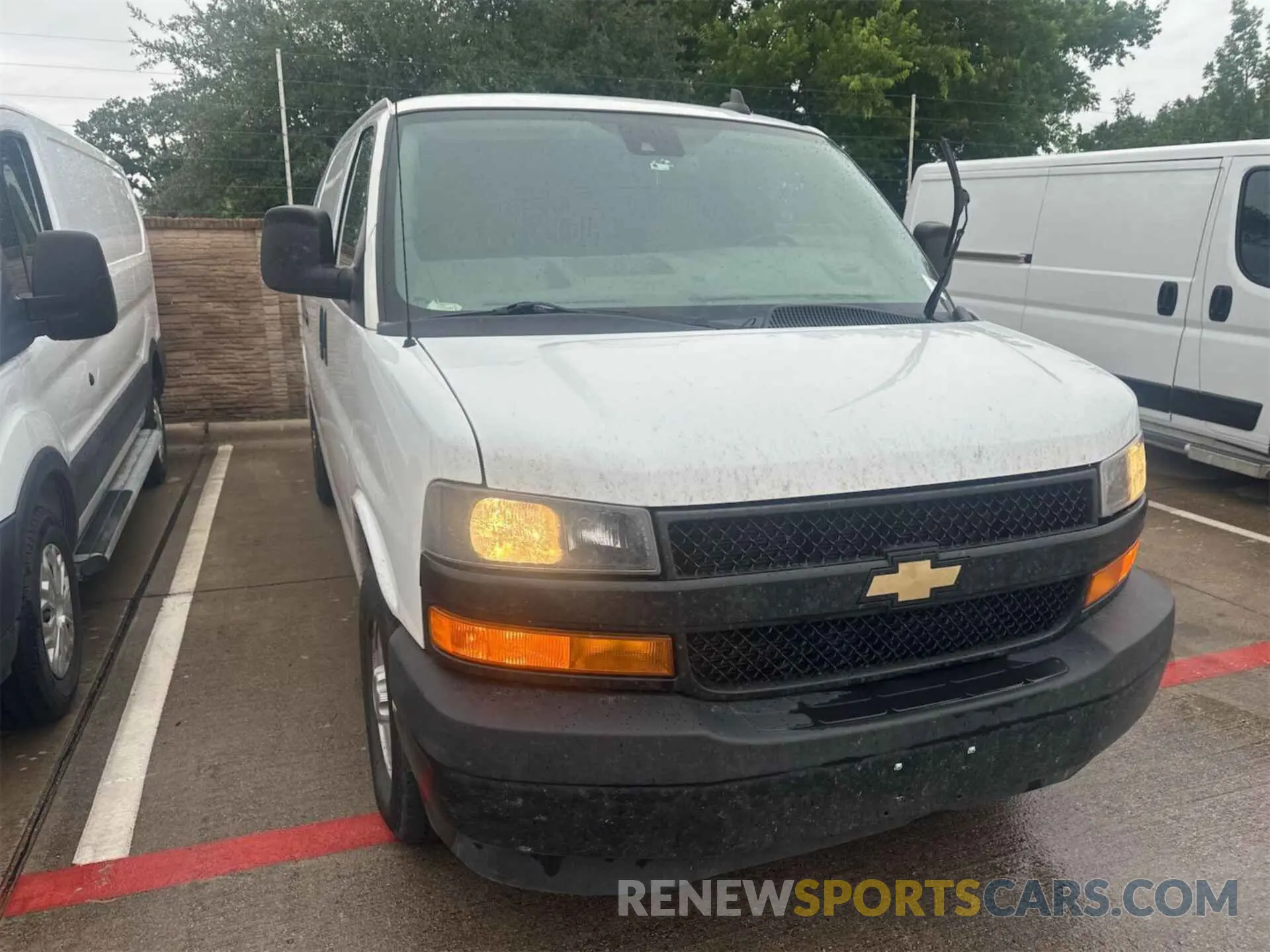 23 fotografías del automóvil dañado 1GCWGAFG2L1252959 CHEVROLET EXPRESS CARGO 2020