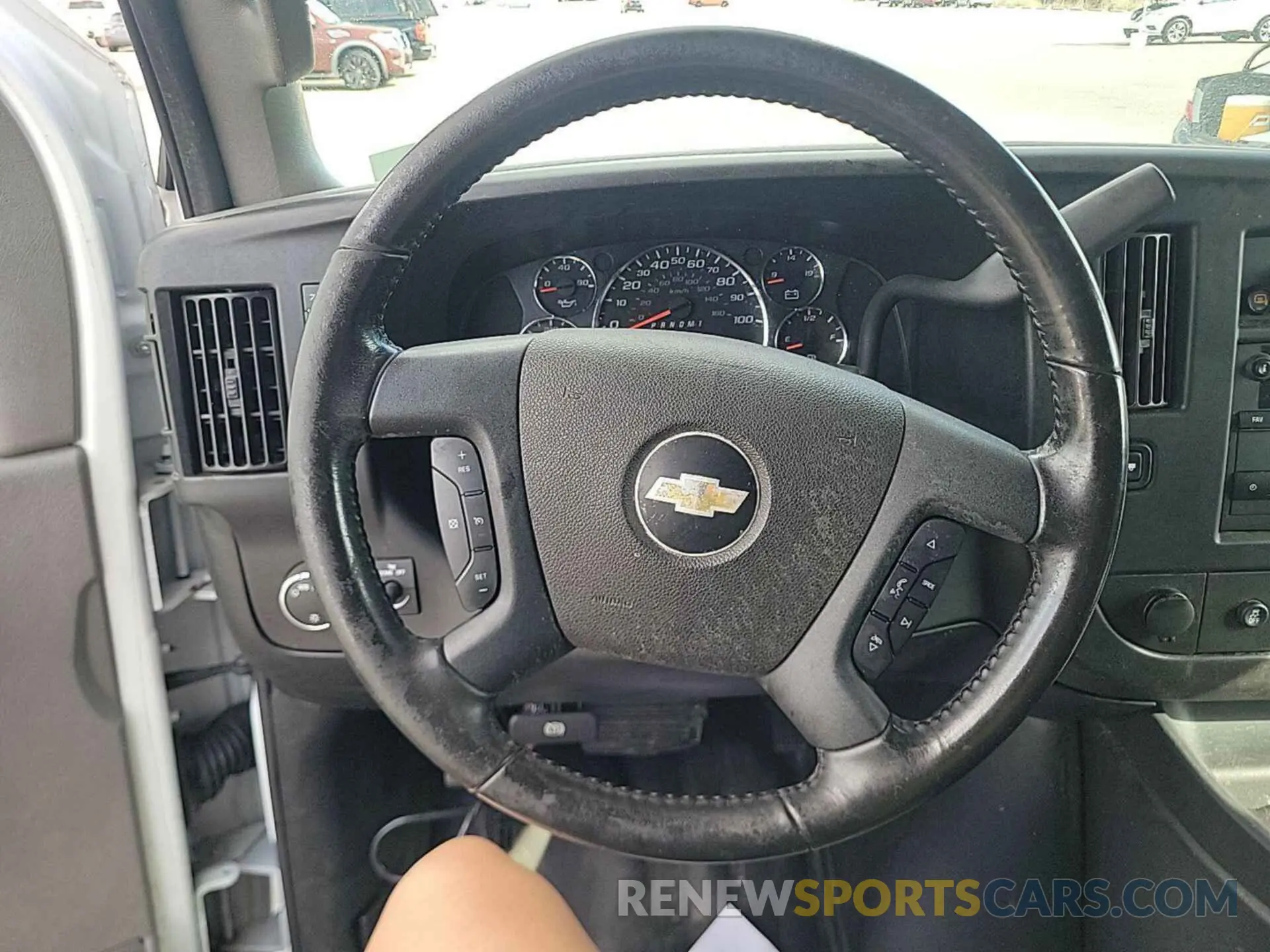 13 fotografías del automóvil dañado 1GCWGAFG4L1190903 CHEVROLET EXPRESS CARGO 2020