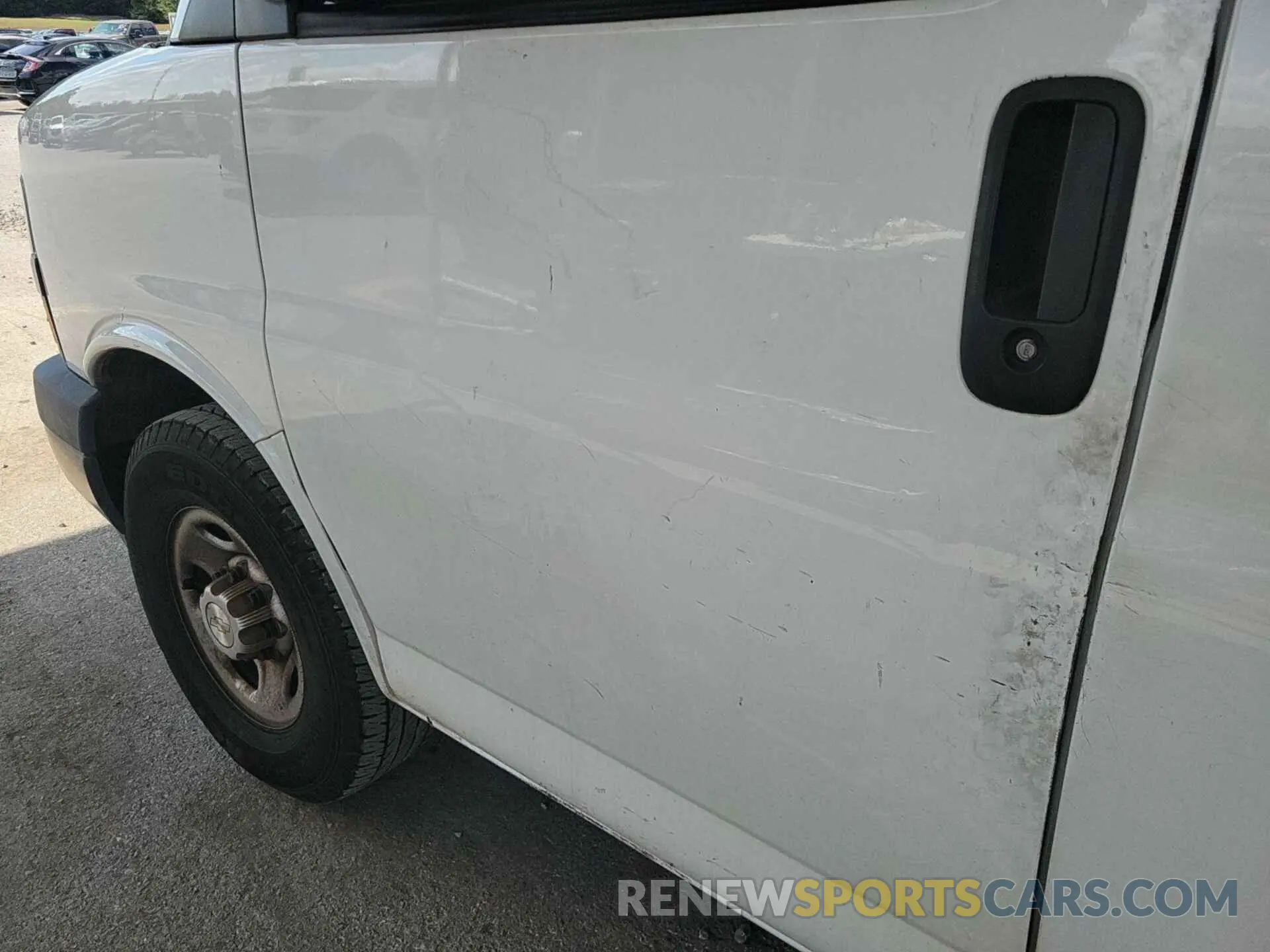 15 fotografías del automóvil dañado 1GCWGAFG4L1190903 CHEVROLET EXPRESS CARGO 2020