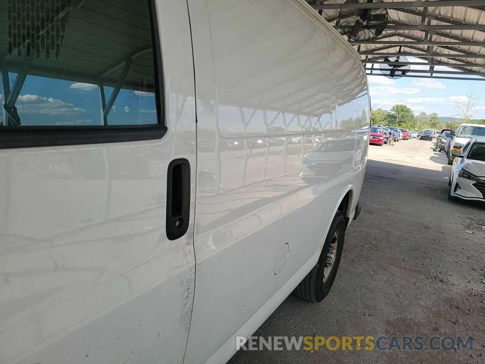18 fotografías del automóvil dañado 1GCWGAFG4L1190903 CHEVROLET EXPRESS CARGO 2020