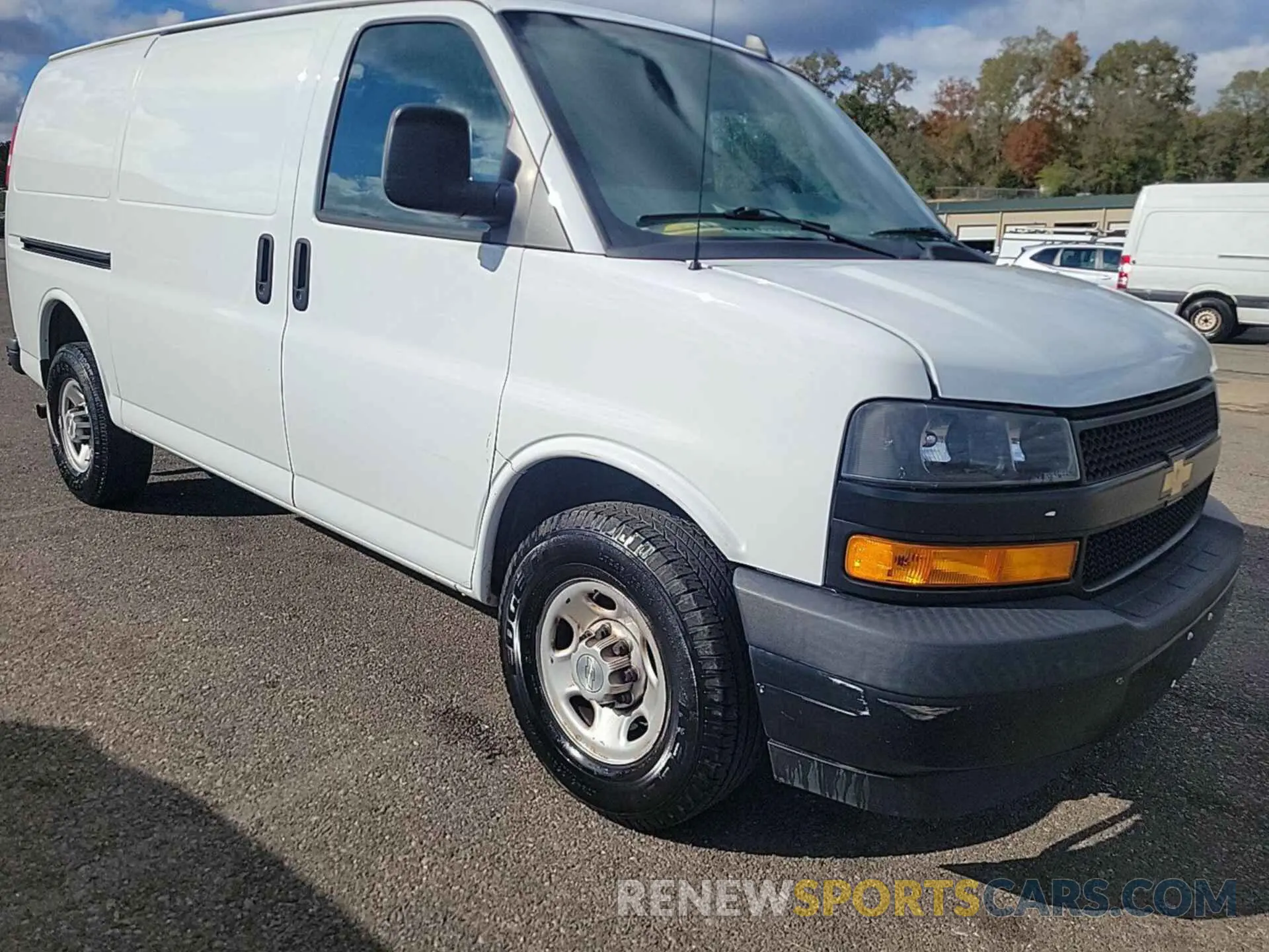 9 fotografías del automóvil dañado 1GCWGAFG4L1190903 CHEVROLET EXPRESS CARGO 2020