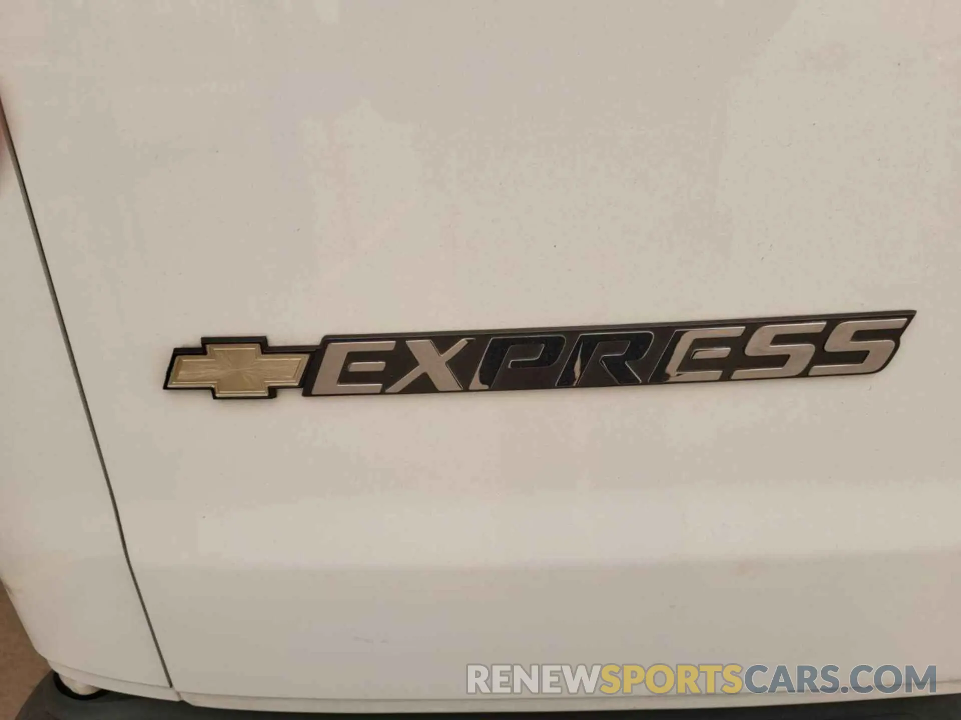 12 fotografías del automóvil dañado 1GCWGAFG6L1187792 CHEVROLET EXPRESS CARGO 2020