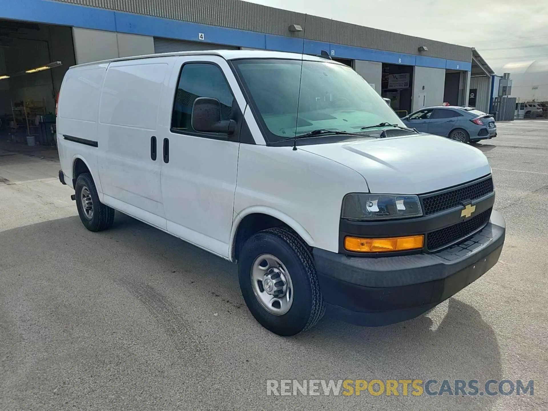 21 fotografías del automóvil dañado 1GCWGAFG6L1187792 CHEVROLET EXPRESS CARGO 2020