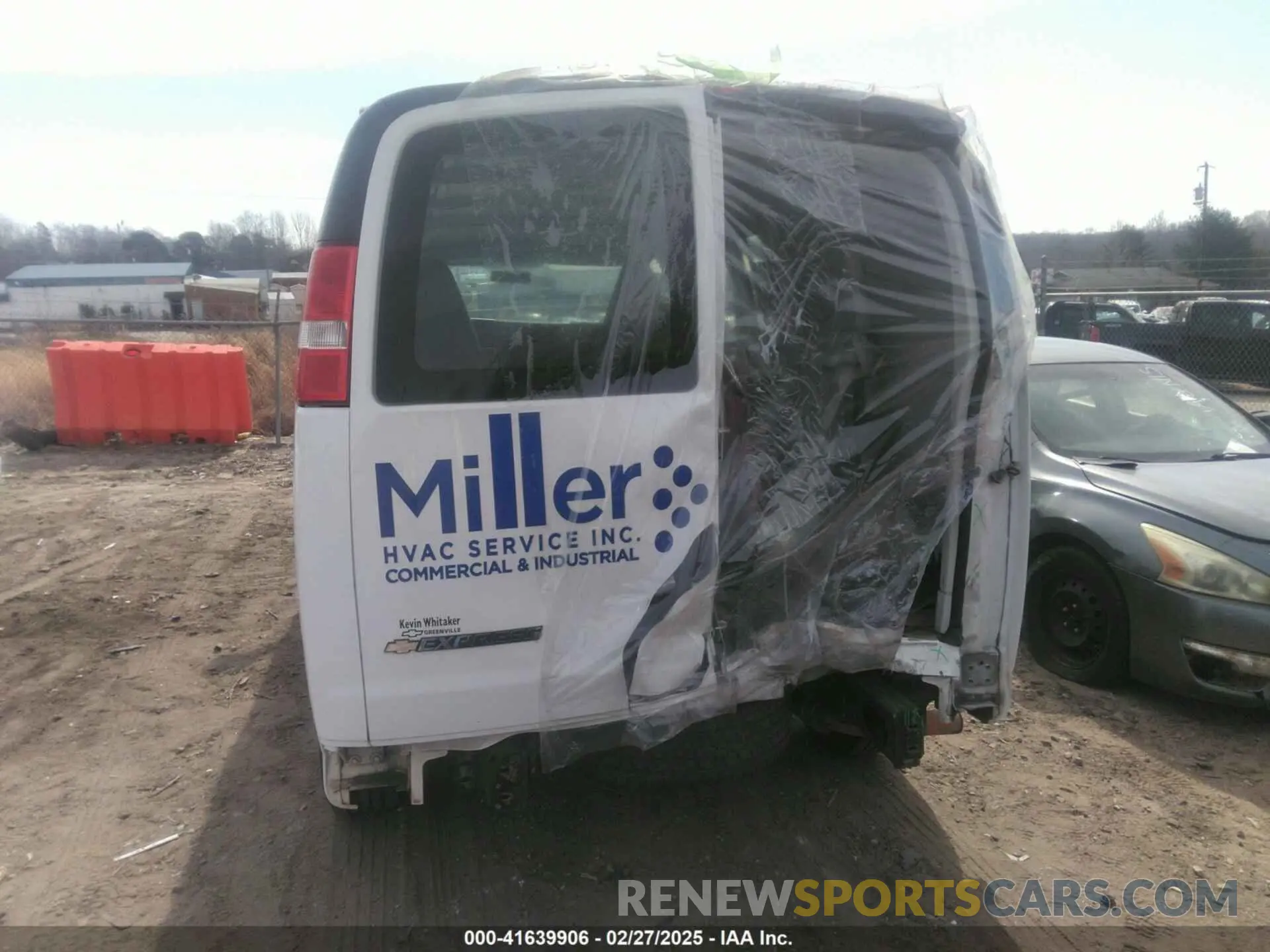 16 fotografías del automóvil dañado 1GCWGAFG7L1263293 CHEVROLET EXPRESS CARGO 2020