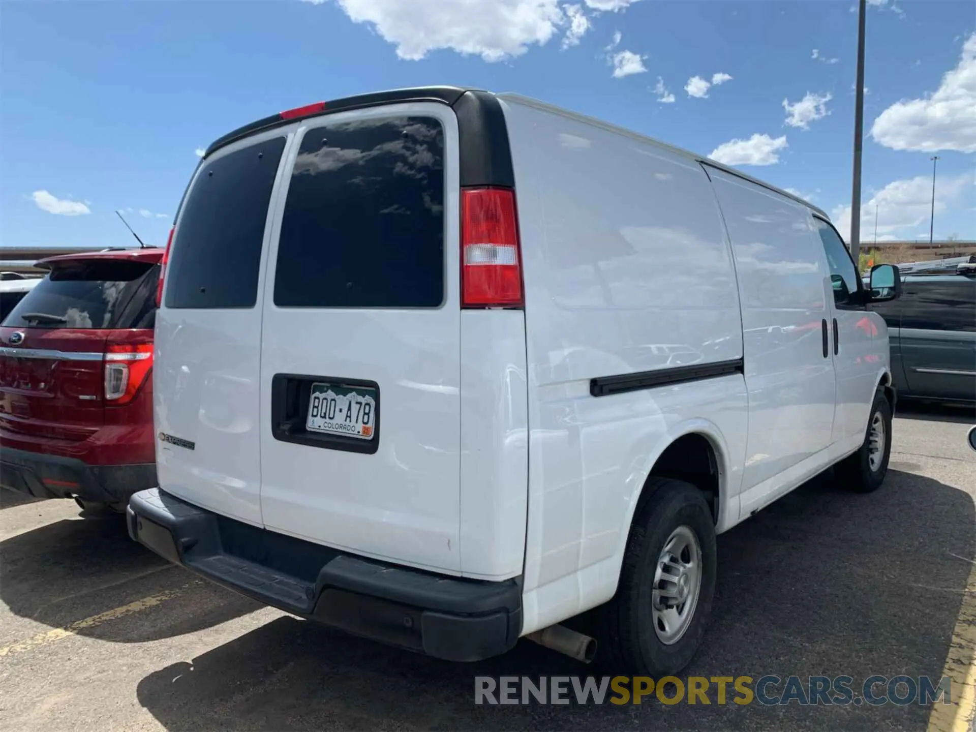 18 fotografías del automóvil dañado 1GCWGAFG8L1228679 CHEVROLET EXPRESS CARGO 2020