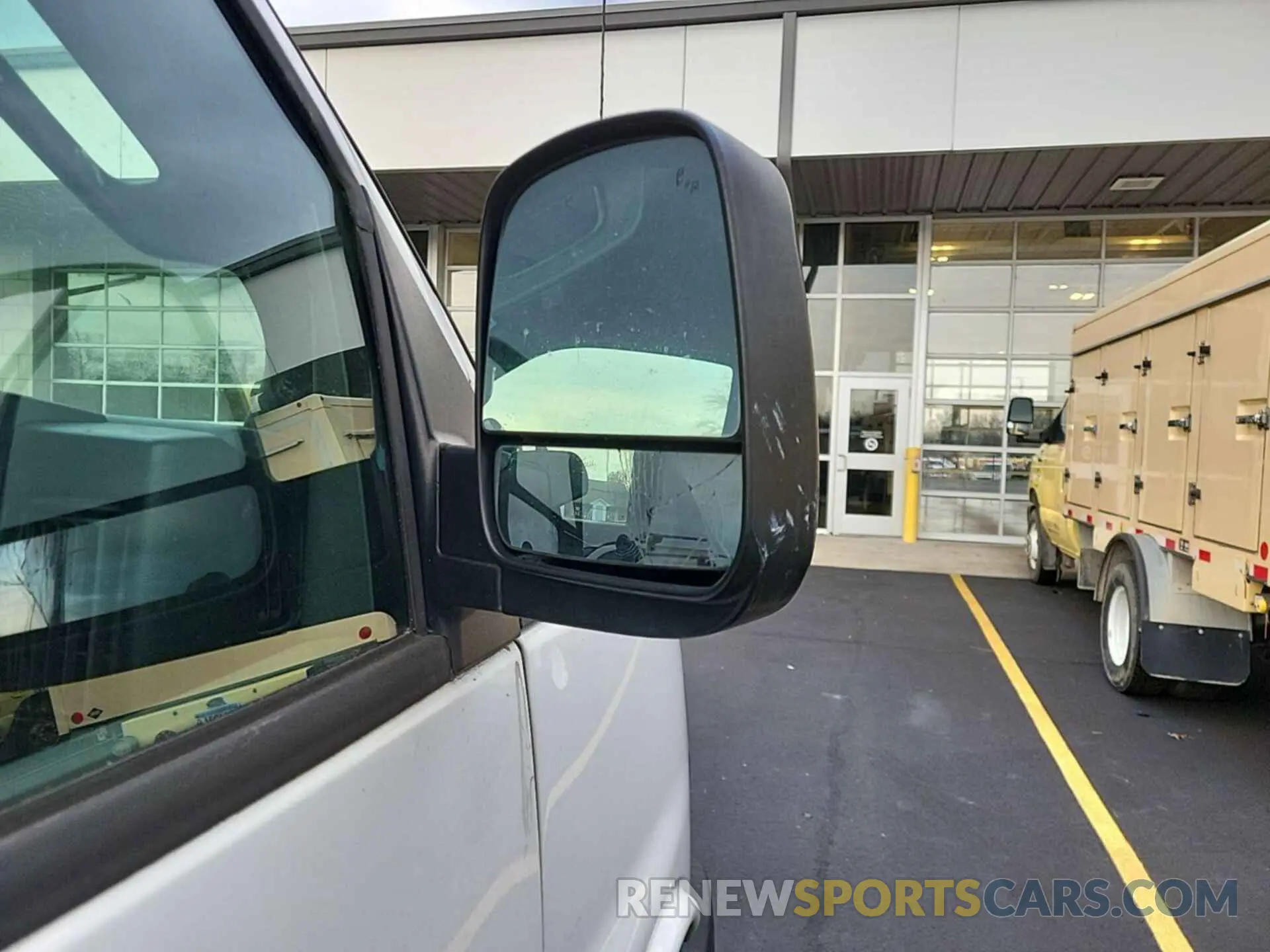 23 fotografías del automóvil dañado 1GCWGAFG9L1161073 CHEVROLET EXPRESS CARGO 2020