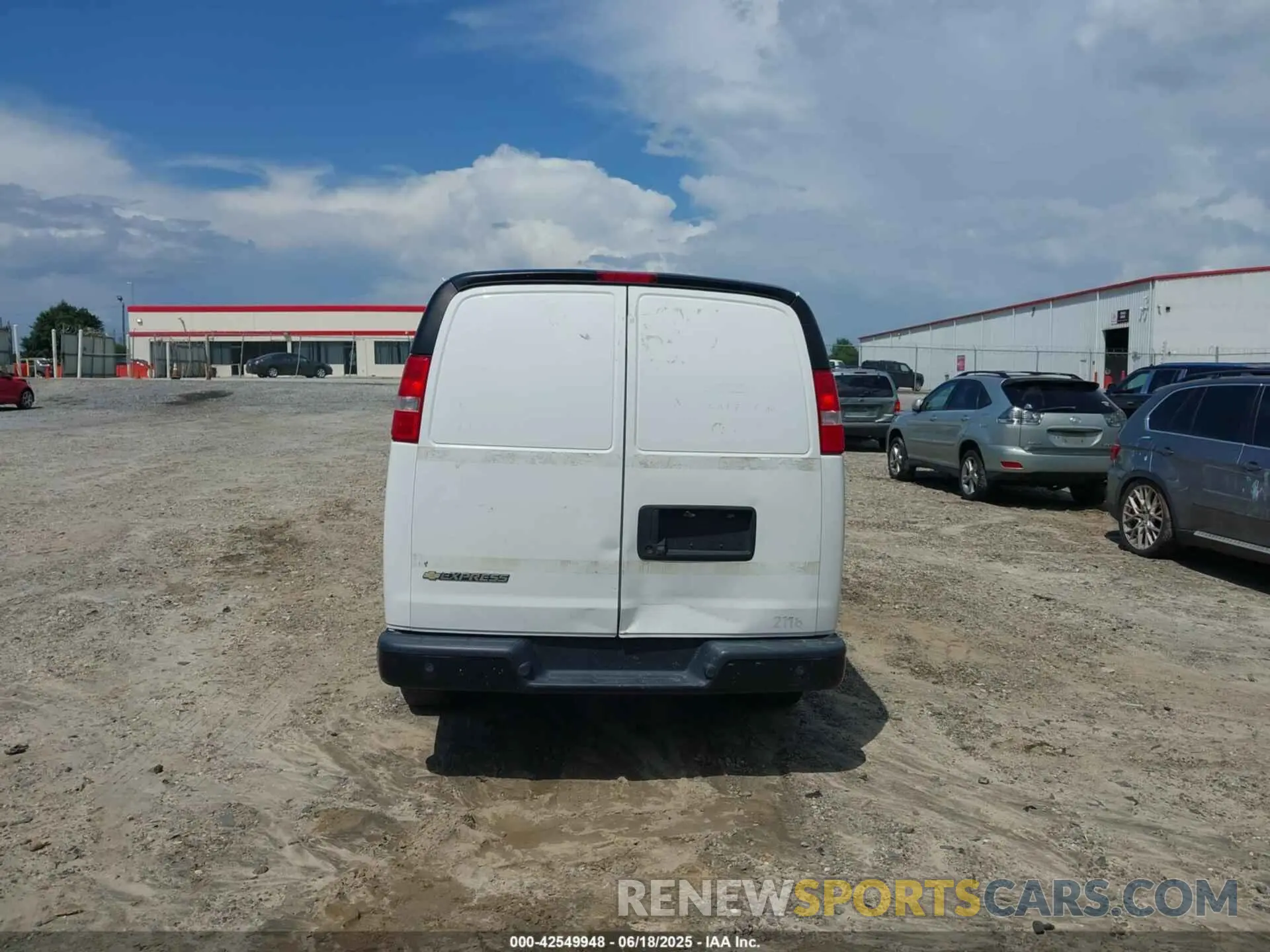 16 fotografías del automóvil dañado 1GCWGAFG9L1207050 CHEVROLET EXPRESS CARGO 2020