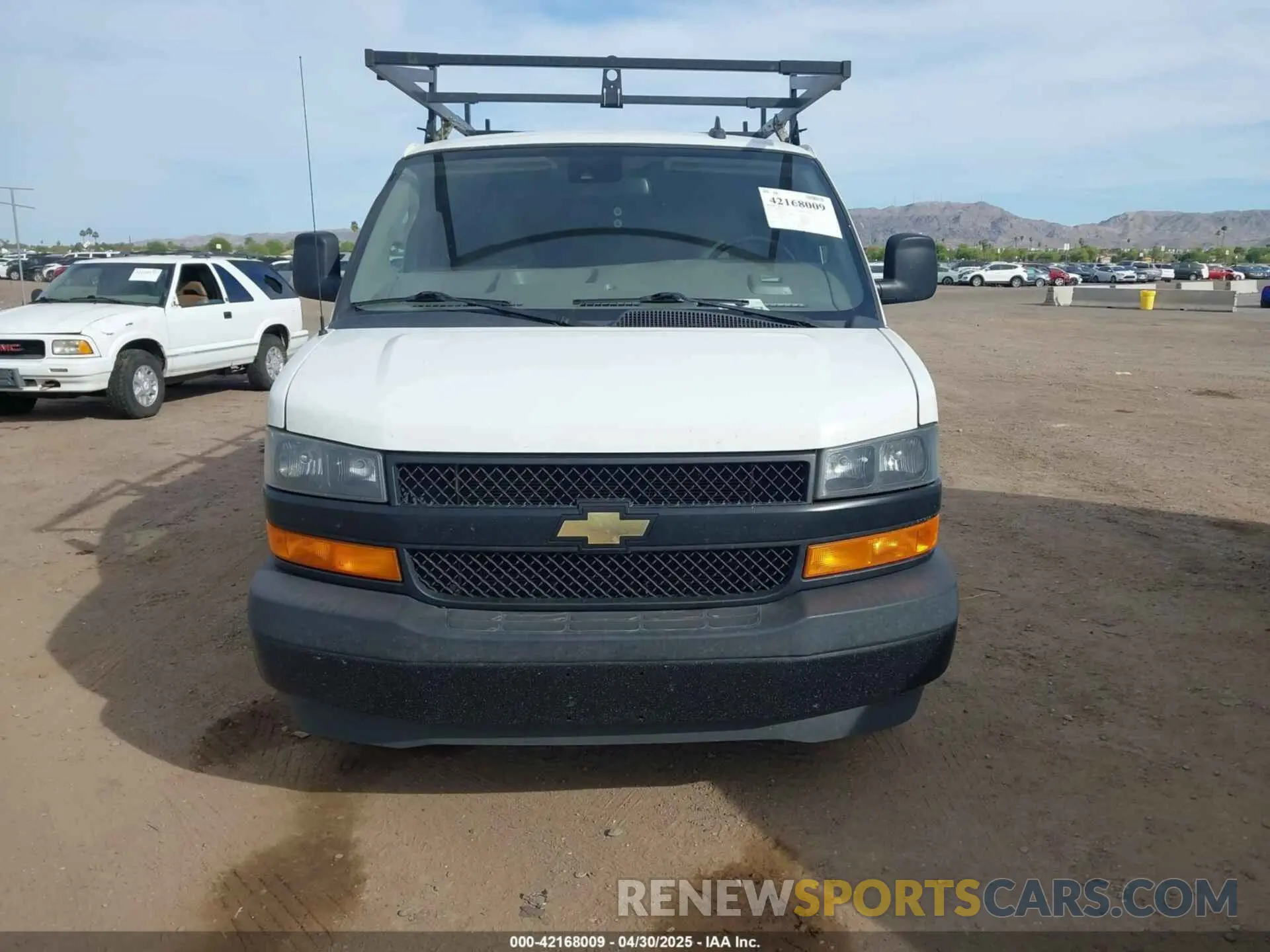 12 fotografías del automóvil dañado 1GCWGAFGXL1275695 CHEVROLET EXPRESS CARGO 2020