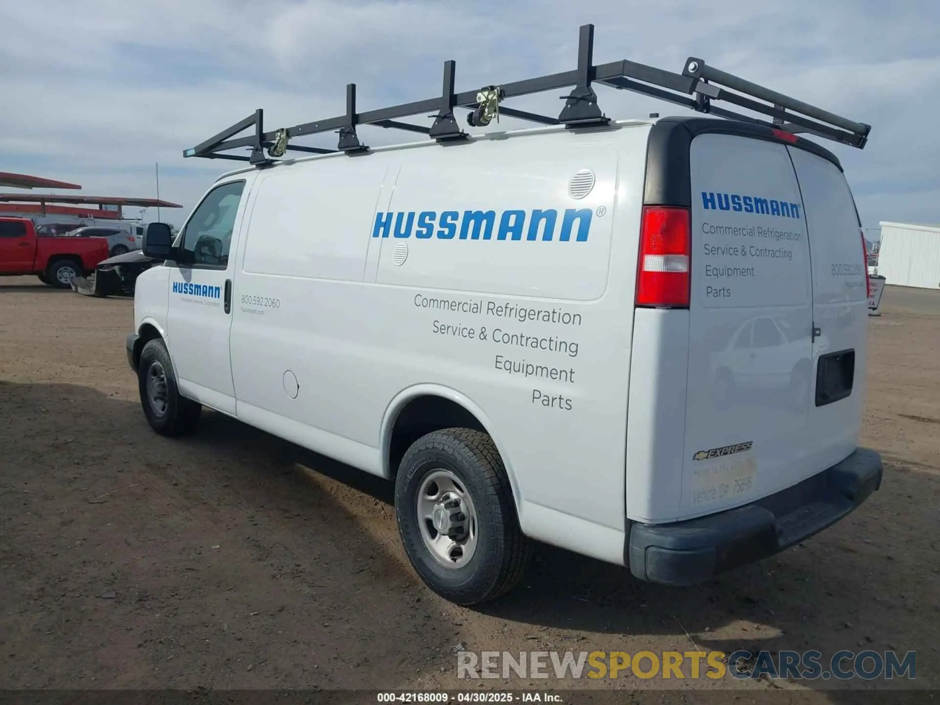 3 fotografías del automóvil dañado 1GCWGAFGXL1275695 CHEVROLET EXPRESS CARGO 2020