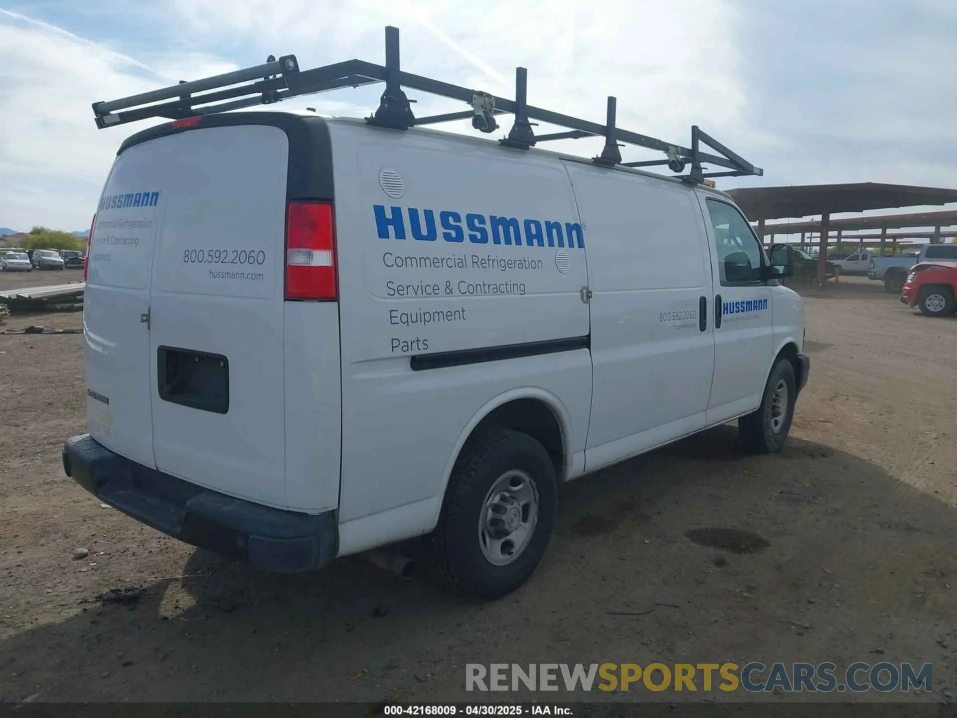 4 fotografías del automóvil dañado 1GCWGAFGXL1275695 CHEVROLET EXPRESS CARGO 2020