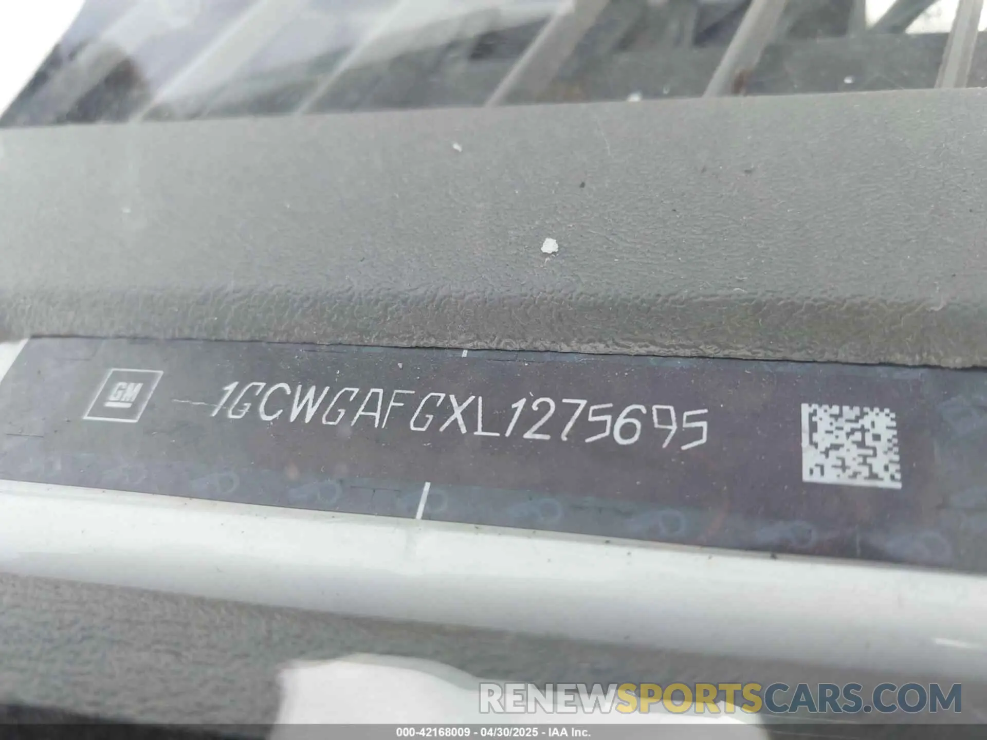 9 fotografías del automóvil dañado 1GCWGAFGXL1275695 CHEVROLET EXPRESS CARGO 2020