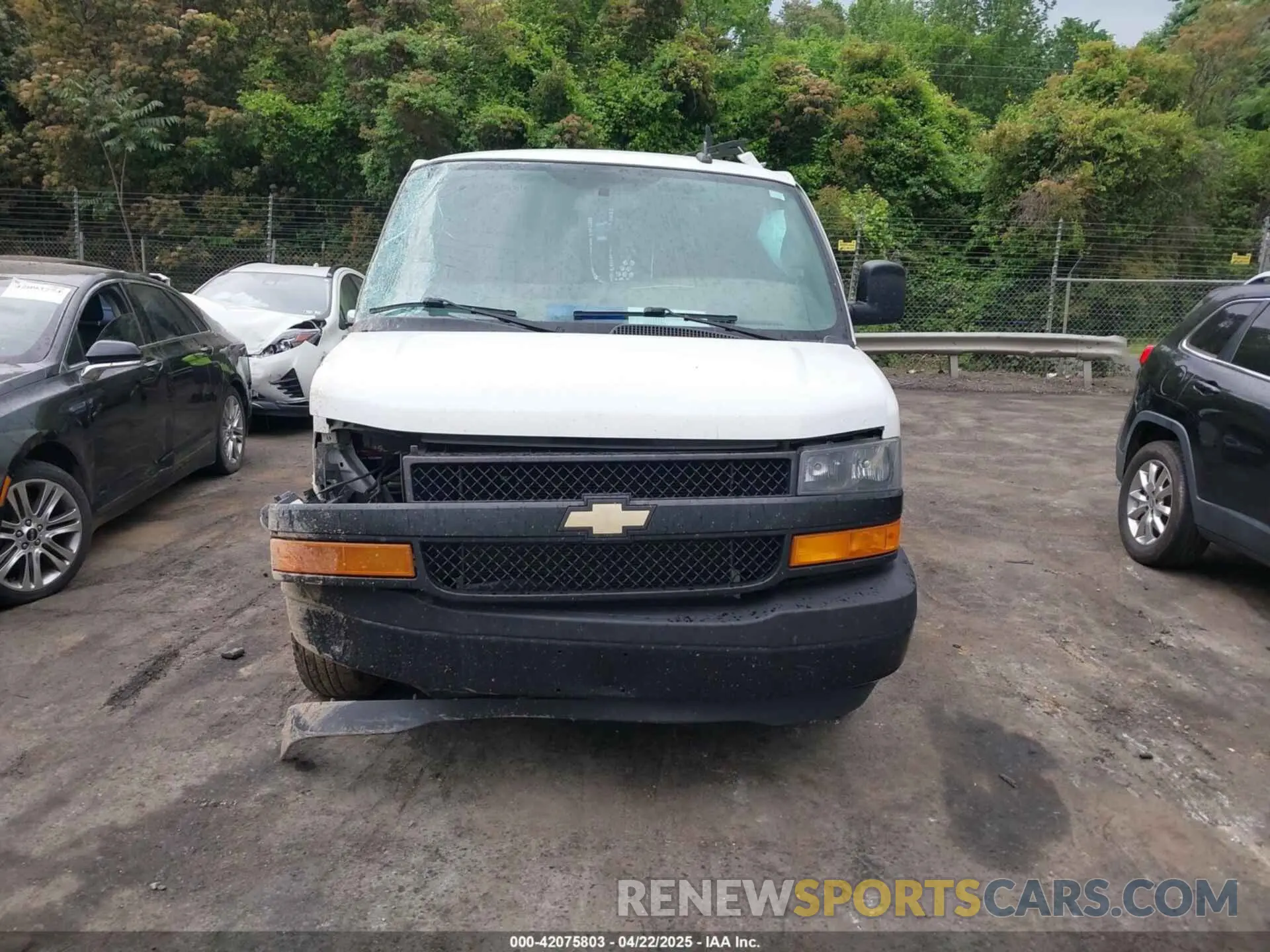 12 fotografías del automóvil dañado 1GCWGAFP1L1144865 CHEVROLET EXPRESS CARGO 2020