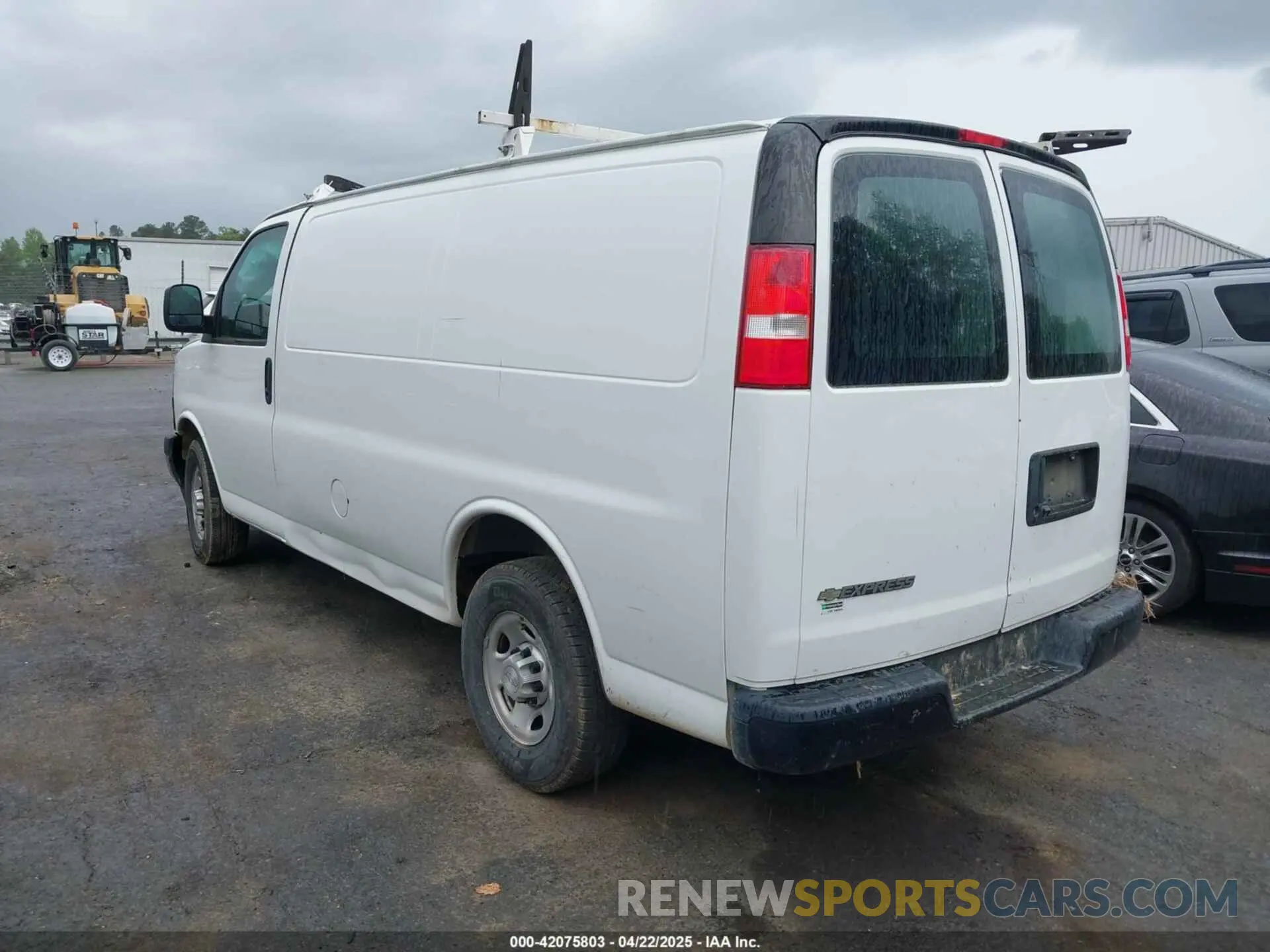 3 fotografías del automóvil dañado 1GCWGAFP1L1144865 CHEVROLET EXPRESS CARGO 2020