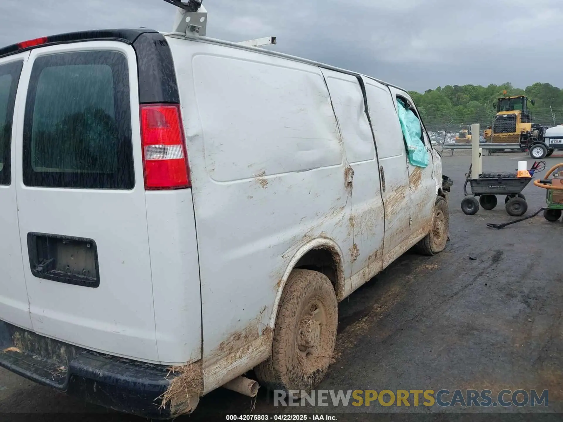4 fotografías del automóvil dañado 1GCWGAFP1L1144865 CHEVROLET EXPRESS CARGO 2020