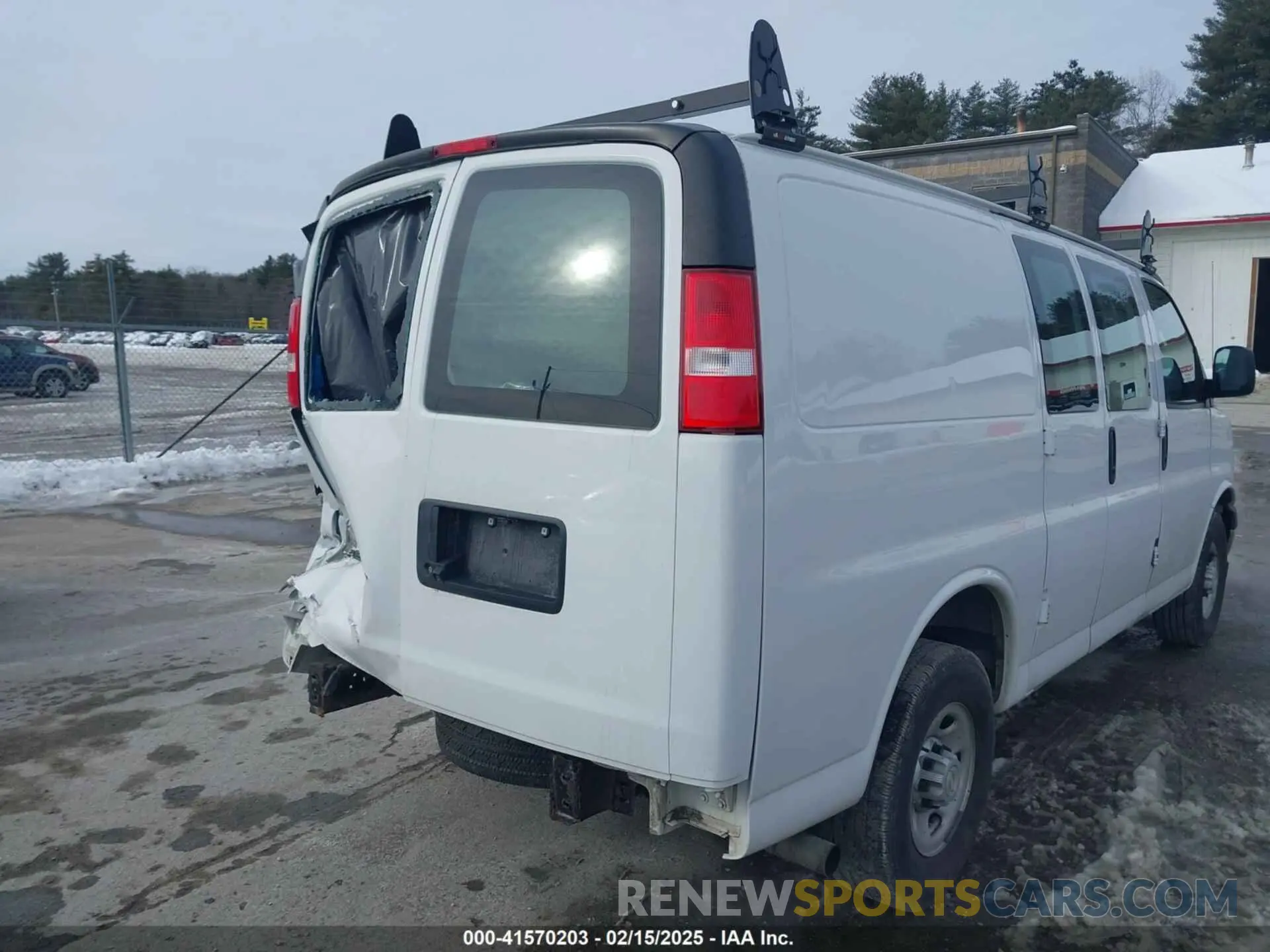 16 fotografías del automóvil dañado 1GCWGAFP6L1242483 CHEVROLET EXPRESS CARGO 2020