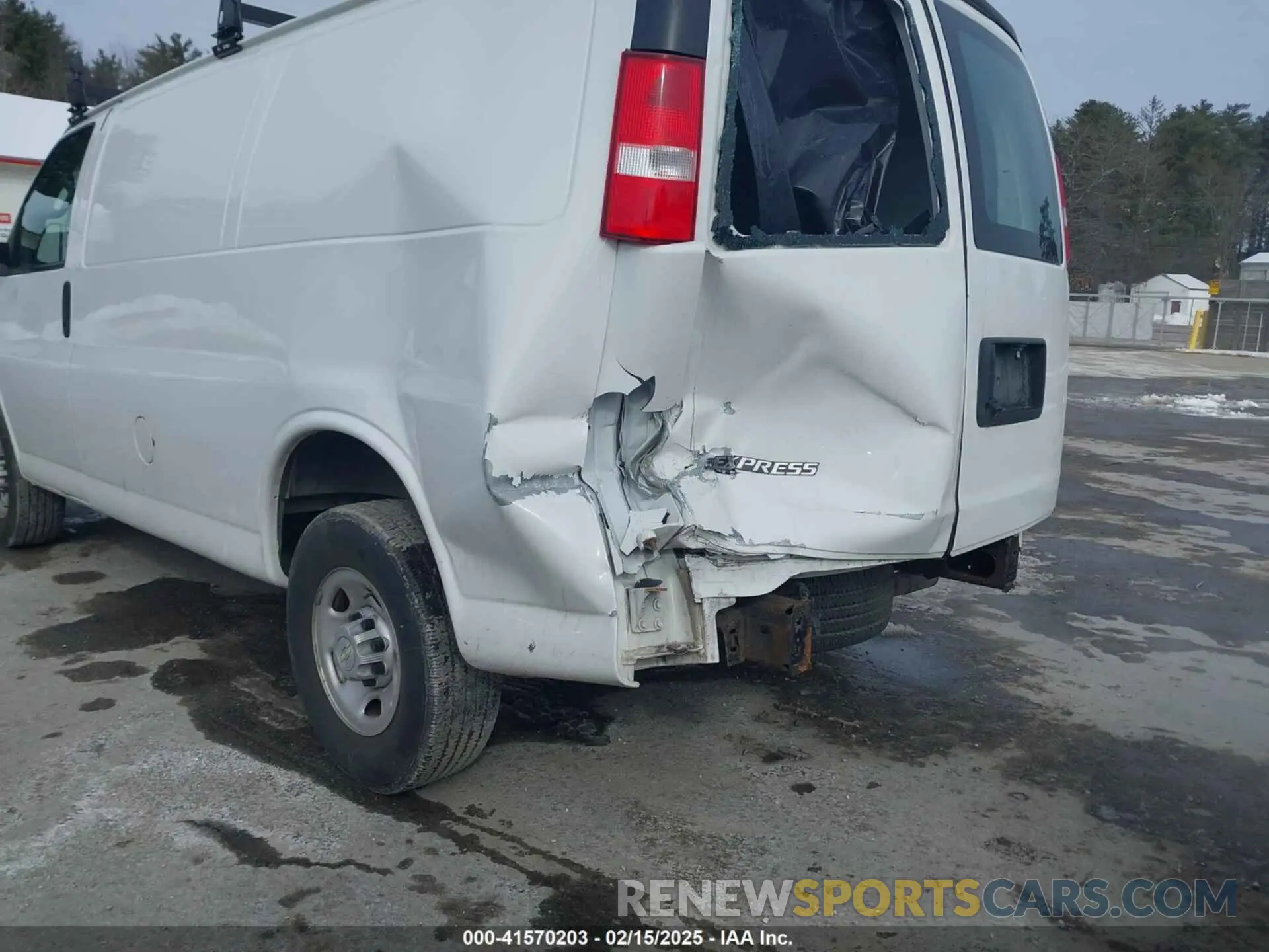 6 fotografías del automóvil dañado 1GCWGAFP6L1242483 CHEVROLET EXPRESS CARGO 2020