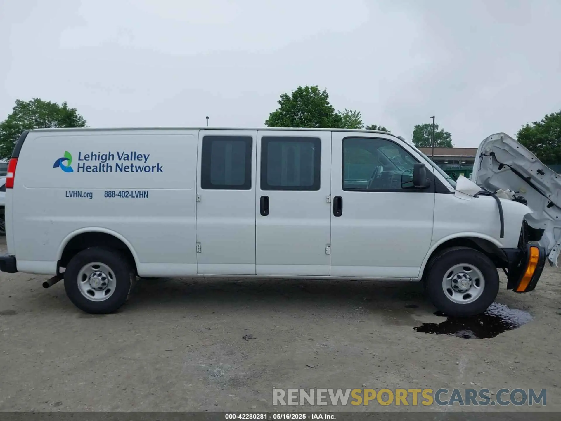 12 fotografías del automóvil dañado 1GCWGBFP0L1223210 CHEVROLET EXPRESS CARGO 2020
