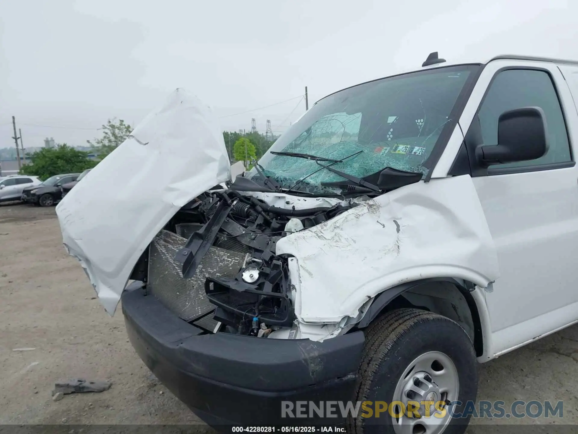 6 fotografías del automóvil dañado 1GCWGBFP0L1223210 CHEVROLET EXPRESS CARGO 2020