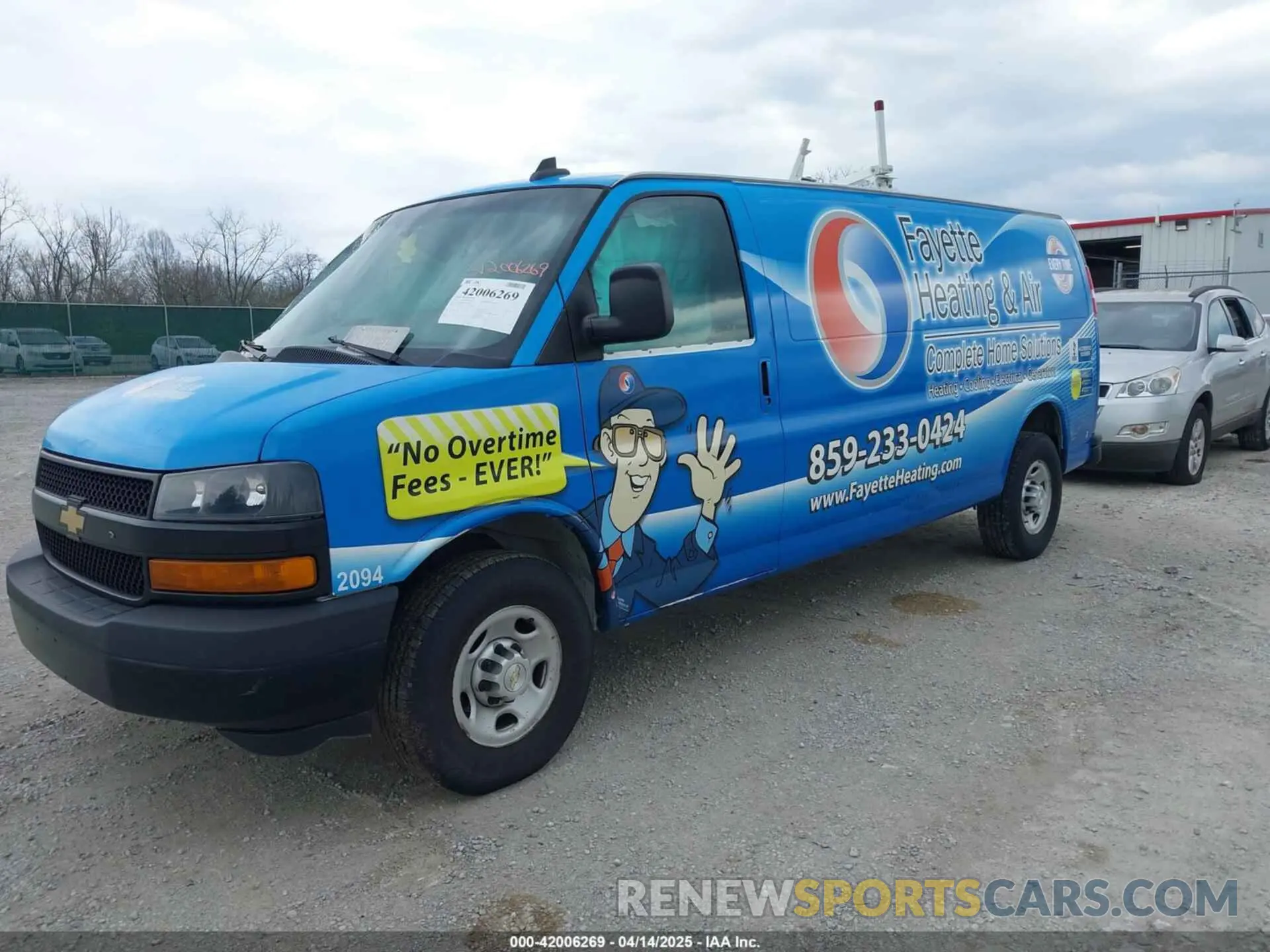 2 fotografías del automóvil dañado 1GCWGBFP2L1263434 CHEVROLET EXPRESS CARGO 2020