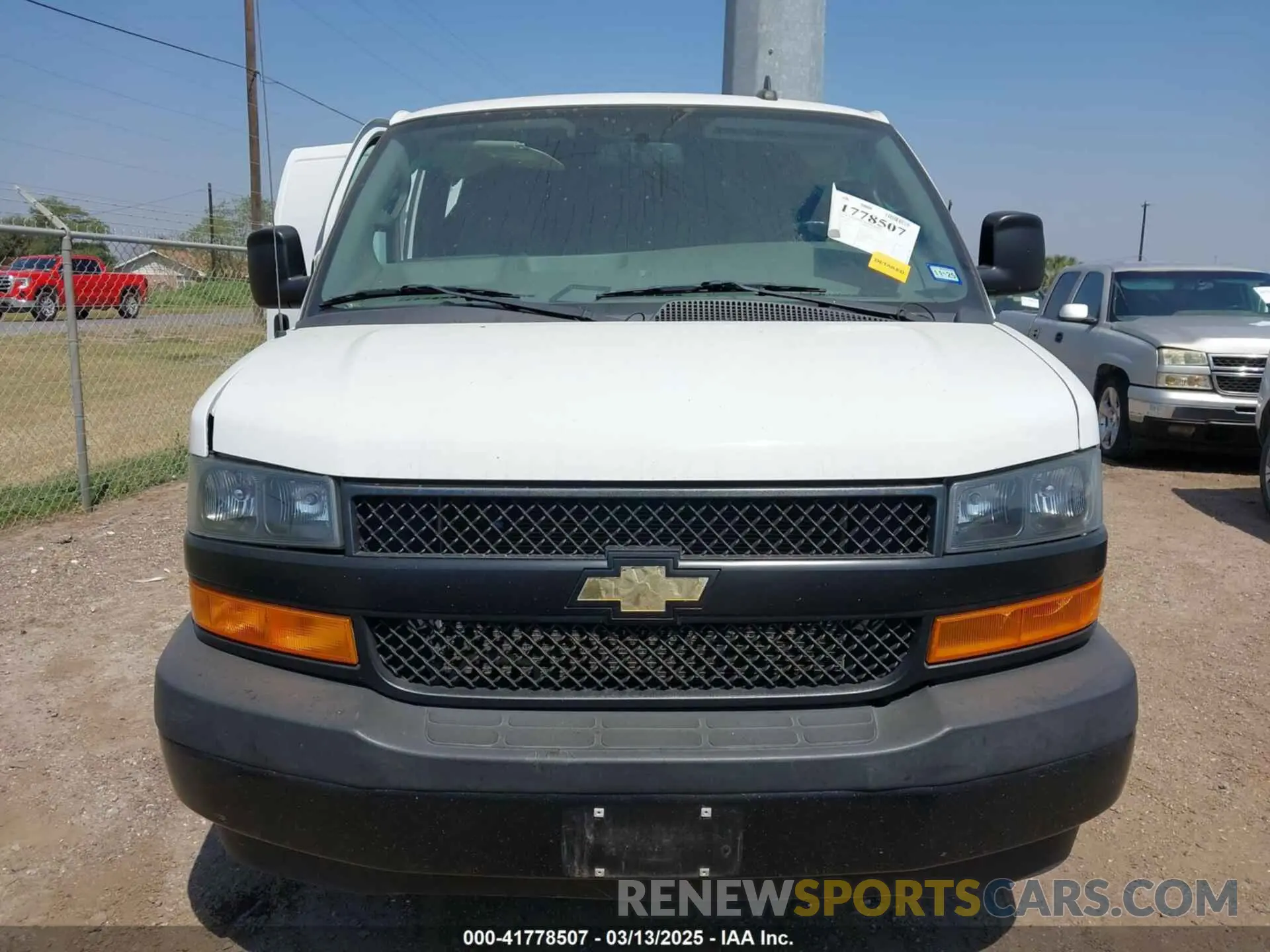 12 fotografías del automóvil dañado 1GCWGAF70M1237863 CHEVROLET EXPRESS CARGO 2021