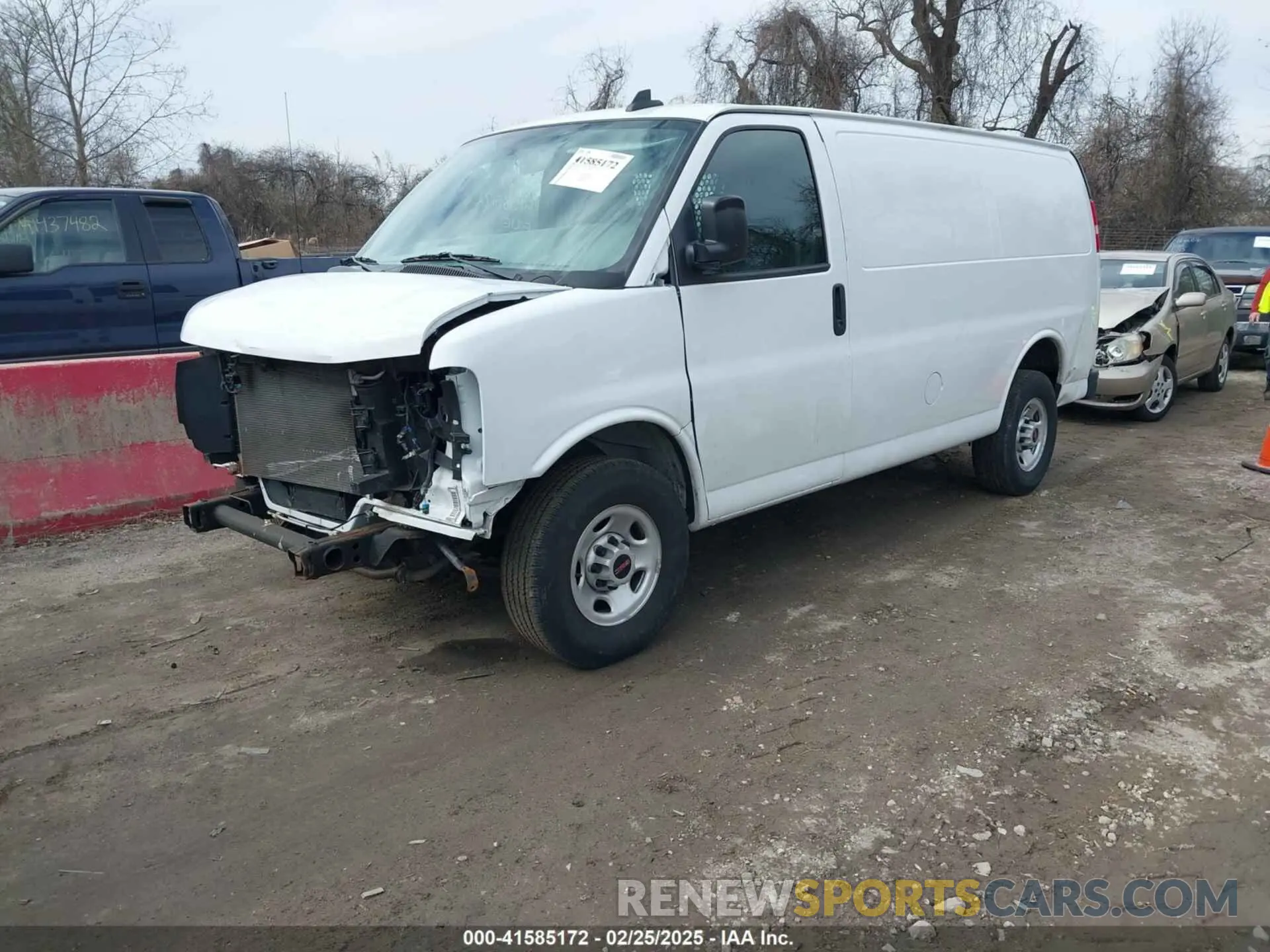 2 fotografías del automóvil dañado 1GCWGAFP1M1197812 CHEVROLET EXPRESS CARGO 2021