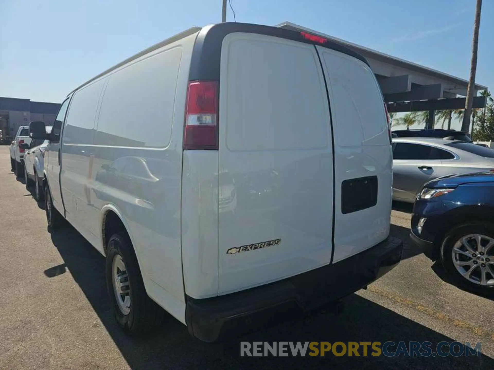 11 fotografías del automóvil dañado 1GCWGAFP1M1309427 CHEVROLET EXPRESS CARGO 2021