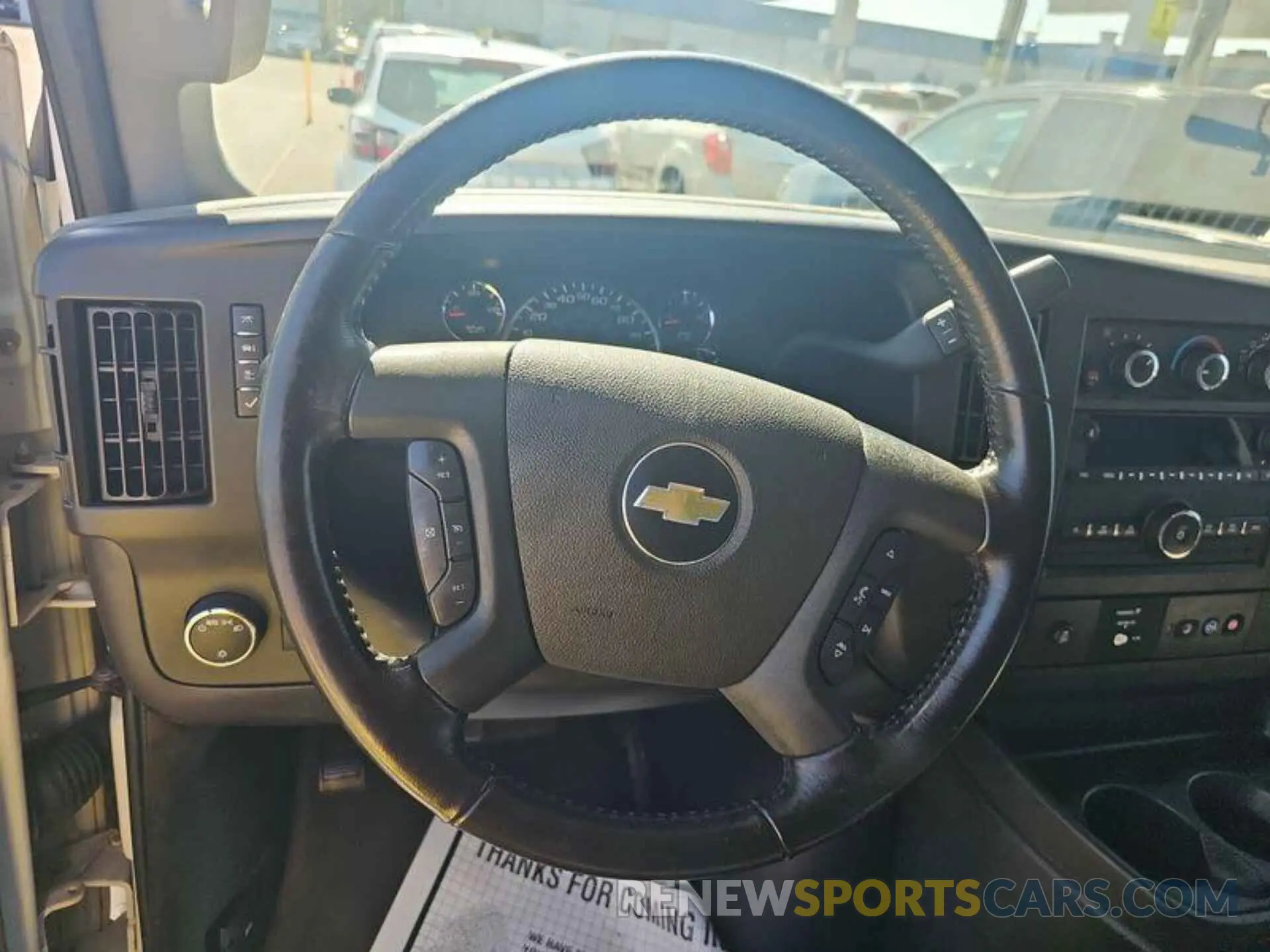 16 fotografías del automóvil dañado 1GCWGAFP1M1309427 CHEVROLET EXPRESS CARGO 2021