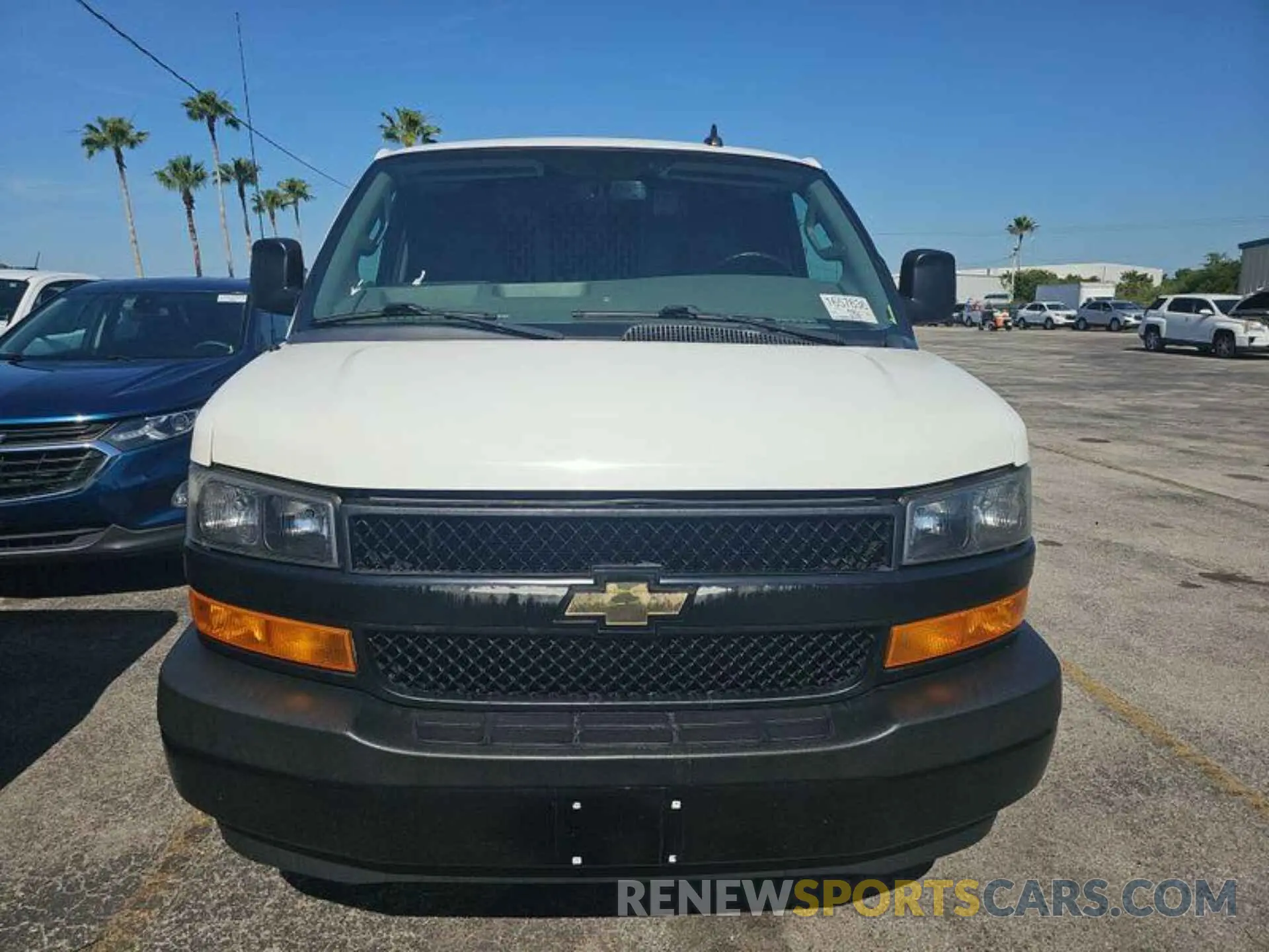 6 fotografías del automóvil dañado 1GCWGAFP1M1309427 CHEVROLET EXPRESS CARGO 2021