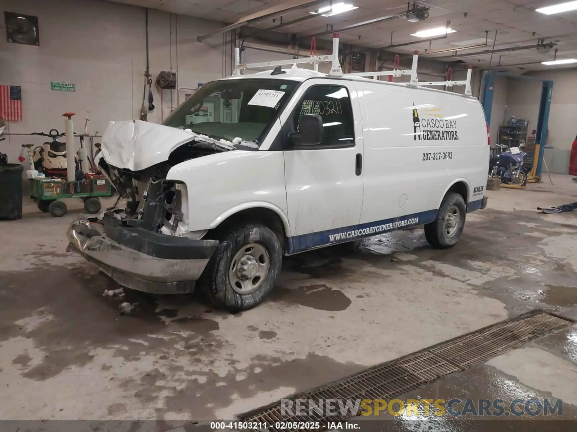2 fotografías del automóvil dañado 1GCWGAFP9M1303035 CHEVROLET EXPRESS CARGO 2021