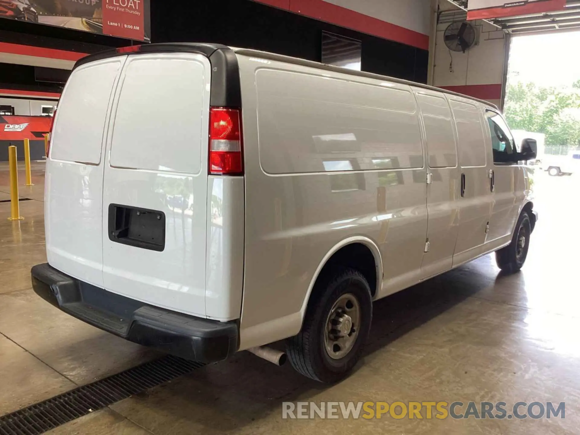 18 fotografías del automóvil dañado 1GCWGBF75M1177536 CHEVROLET EXPRESS CARGO 2021