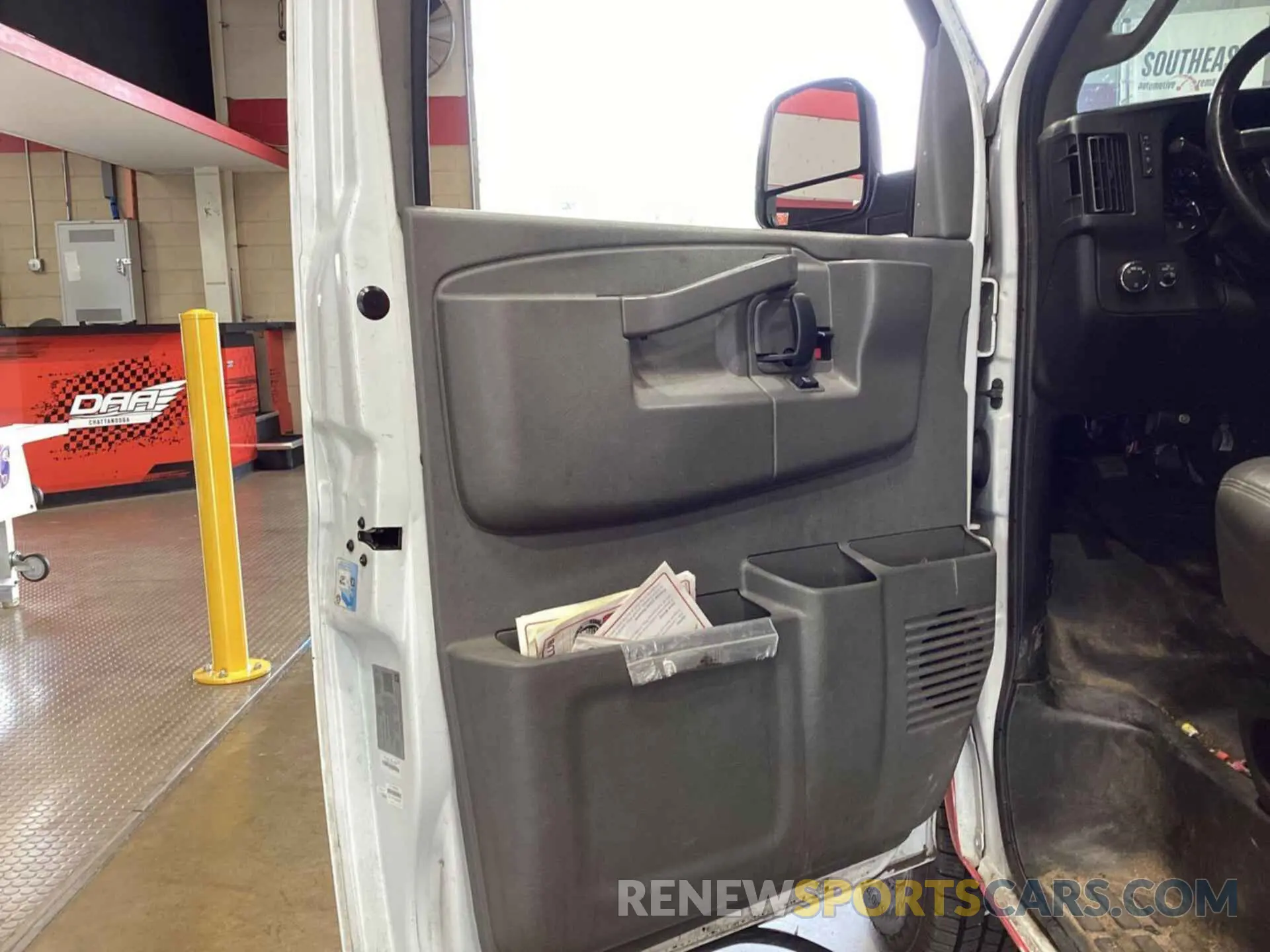 7 fotografías del automóvil dañado 1GCWGBF75M1177536 CHEVROLET EXPRESS CARGO 2021