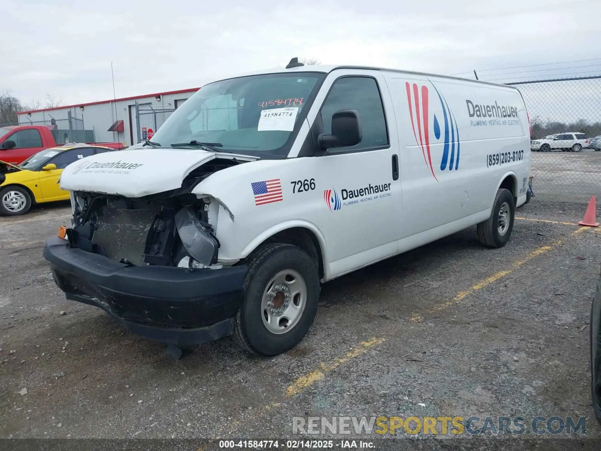 2 fotografías del automóvil dañado 1GCWGBFP1M1240017 CHEVROLET EXPRESS CARGO 2021