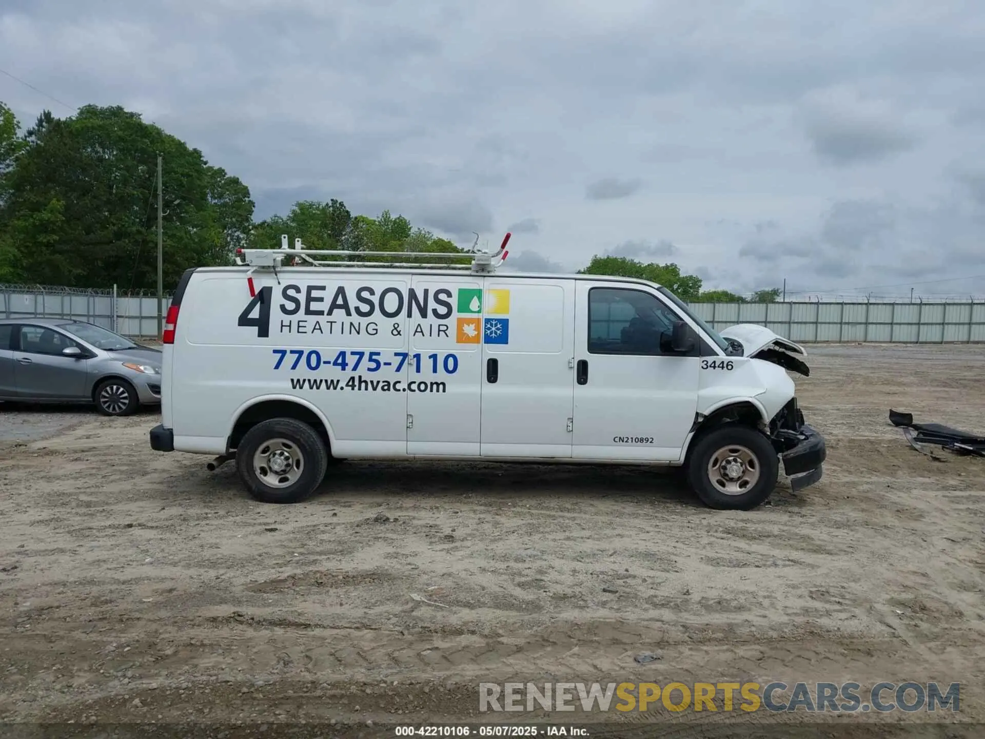 14 fotografías del automóvil dañado 1GCWGBFP3M1159701 CHEVROLET EXPRESS CARGO 2021