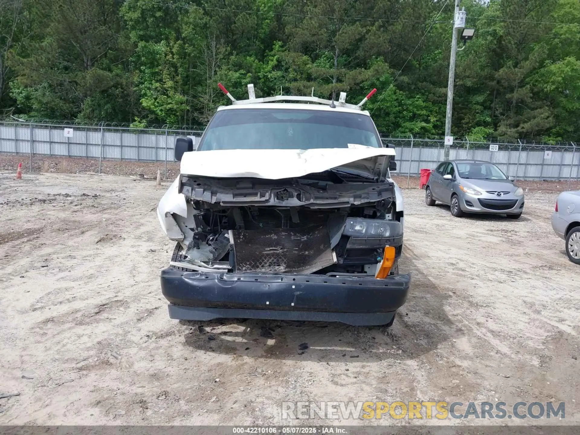 6 fotografías del automóvil dañado 1GCWGBFP3M1159701 CHEVROLET EXPRESS CARGO 2021