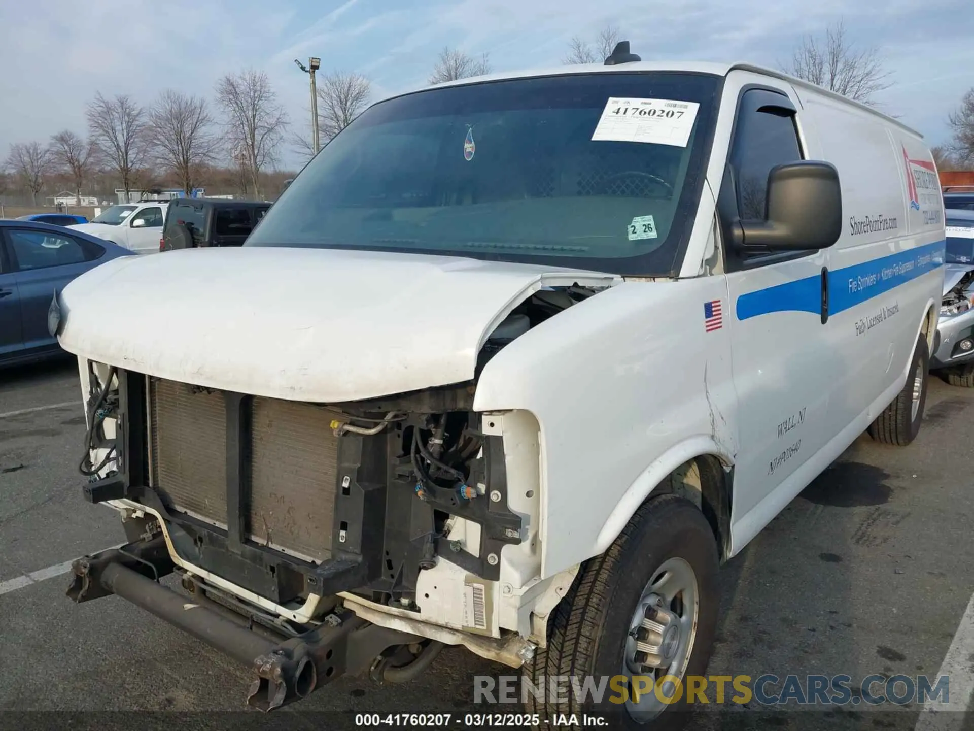 2 fotografías del automóvil dañado 1GCWGBFP4M1208968 CHEVROLET EXPRESS CARGO 2021
