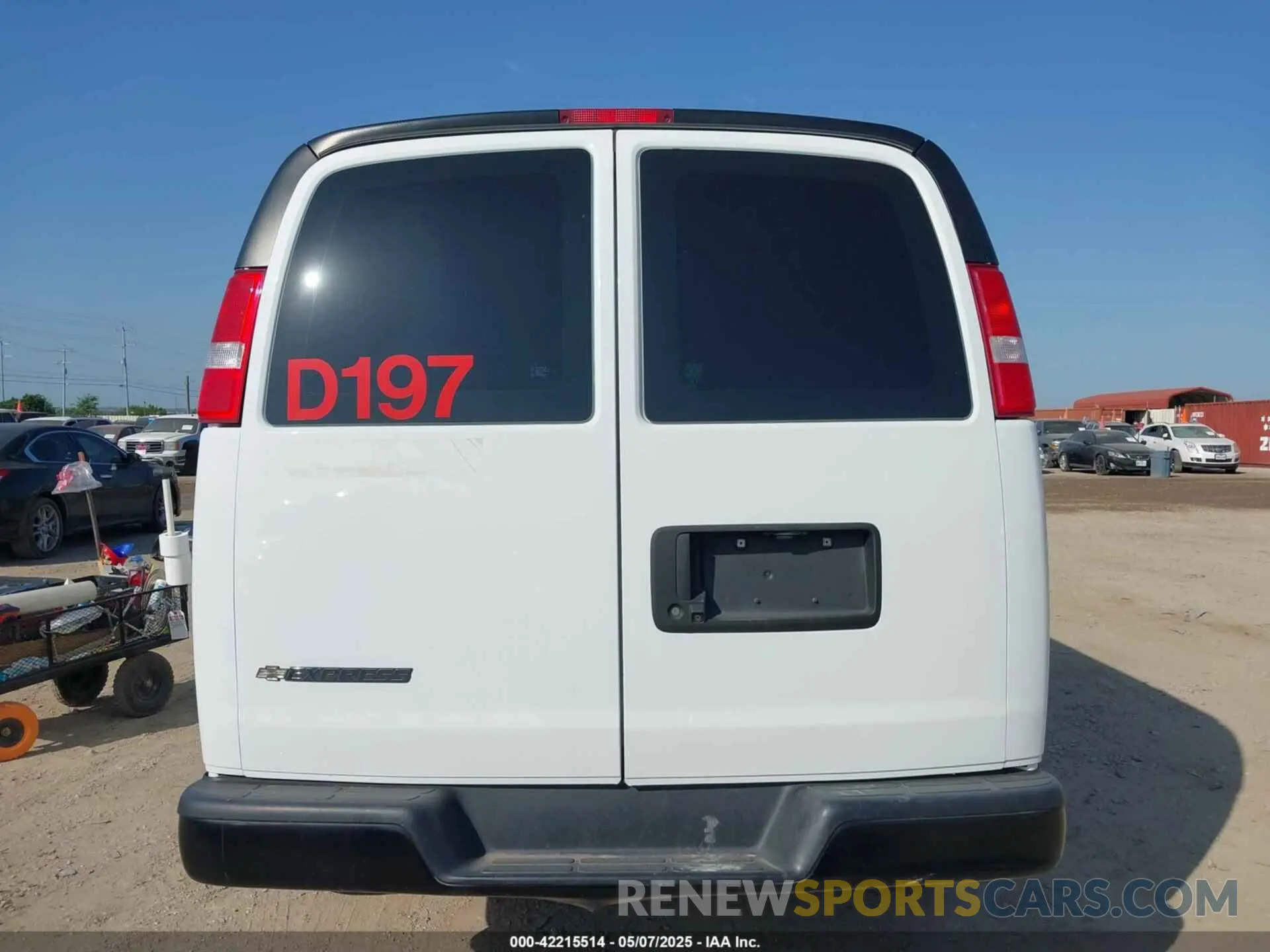 16 fotografías del automóvil dañado 1GCWGBFP4M1286795 CHEVROLET EXPRESS CARGO 2021