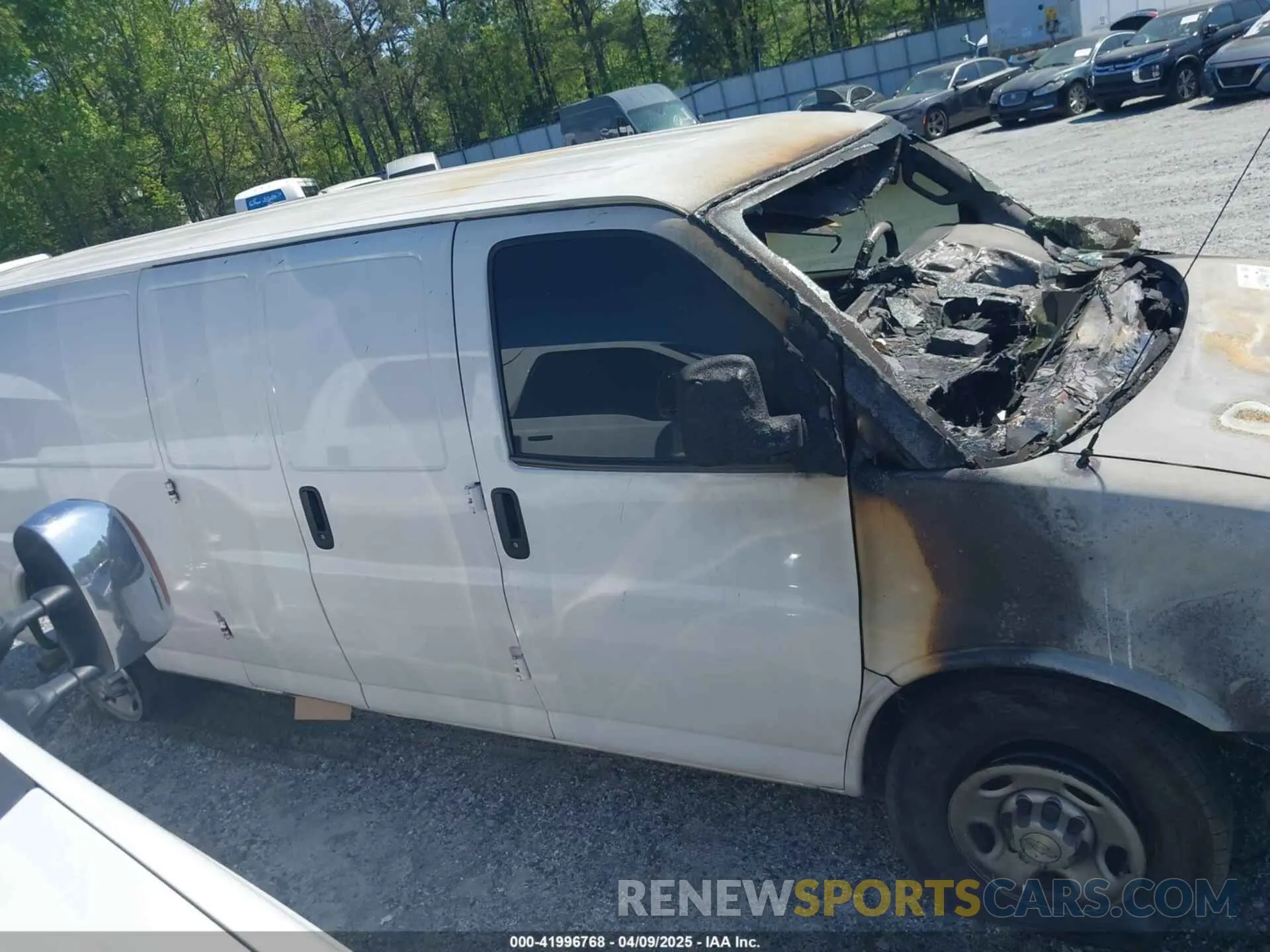12 fotografías del automóvil dañado 1GCWGBFP6M1256777 CHEVROLET EXPRESS CARGO 2021
