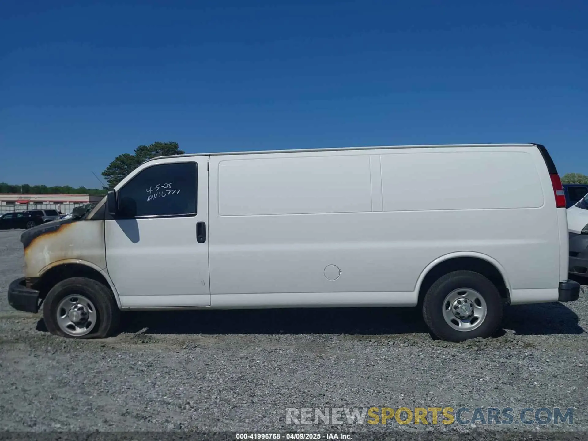 13 fotografías del automóvil dañado 1GCWGBFP6M1256777 CHEVROLET EXPRESS CARGO 2021