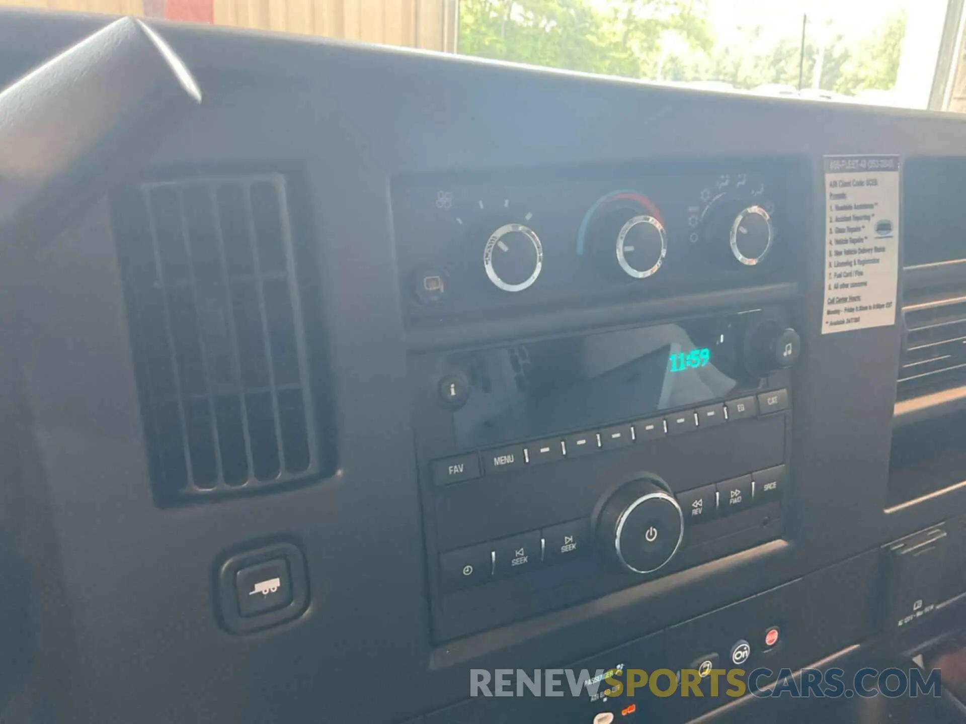 19 fotografías del automóvil dañado 1GCWGAFP1N1271893 CHEVROLET EXPRESS CARGO 2022