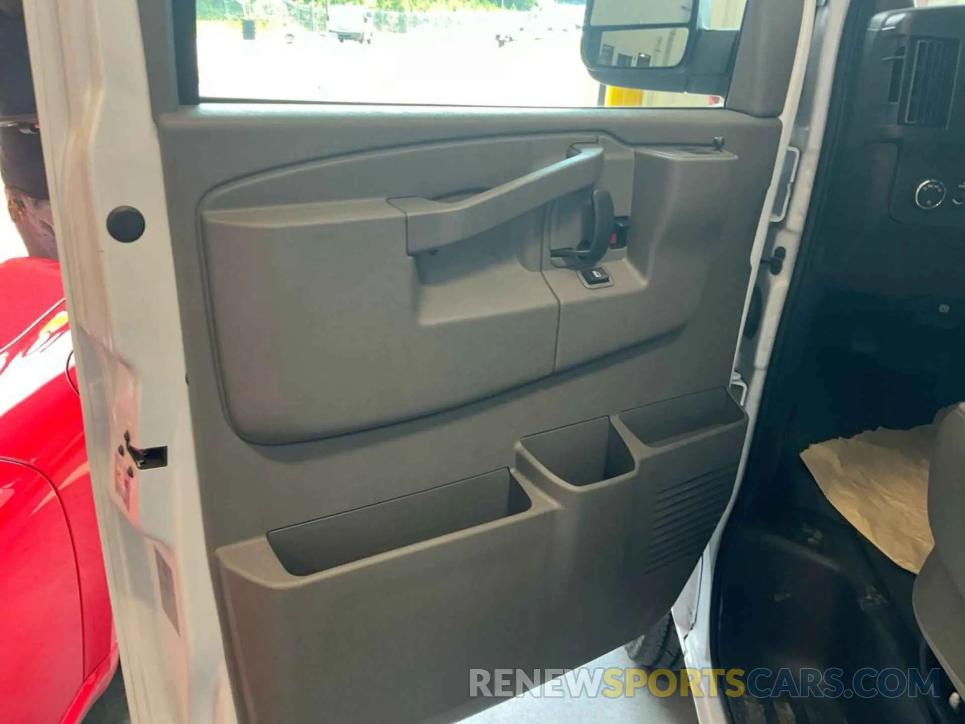 21 fotografías del automóvil dañado 1GCWGAFP1N1271893 CHEVROLET EXPRESS CARGO 2022