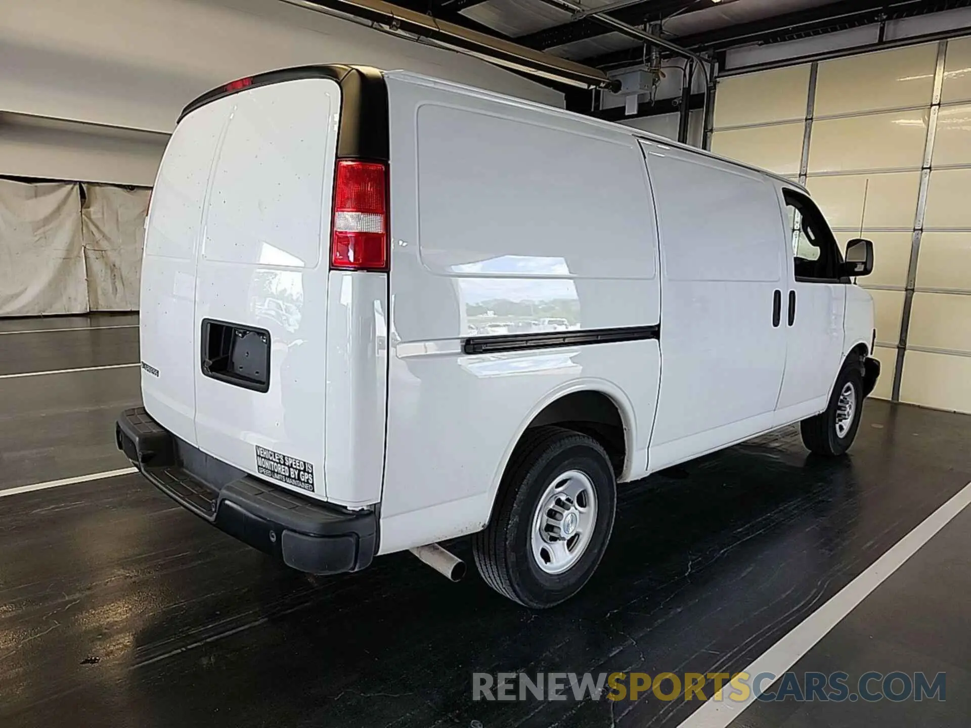 4 fotografías del automóvil dañado 1GCWGAFP8N1271163 CHEVROLET EXPRESS CARGO 2022